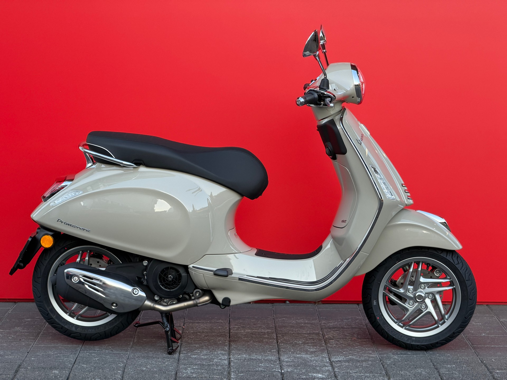 PIAGGIO Vespa 125 Primavera MY26-image-0