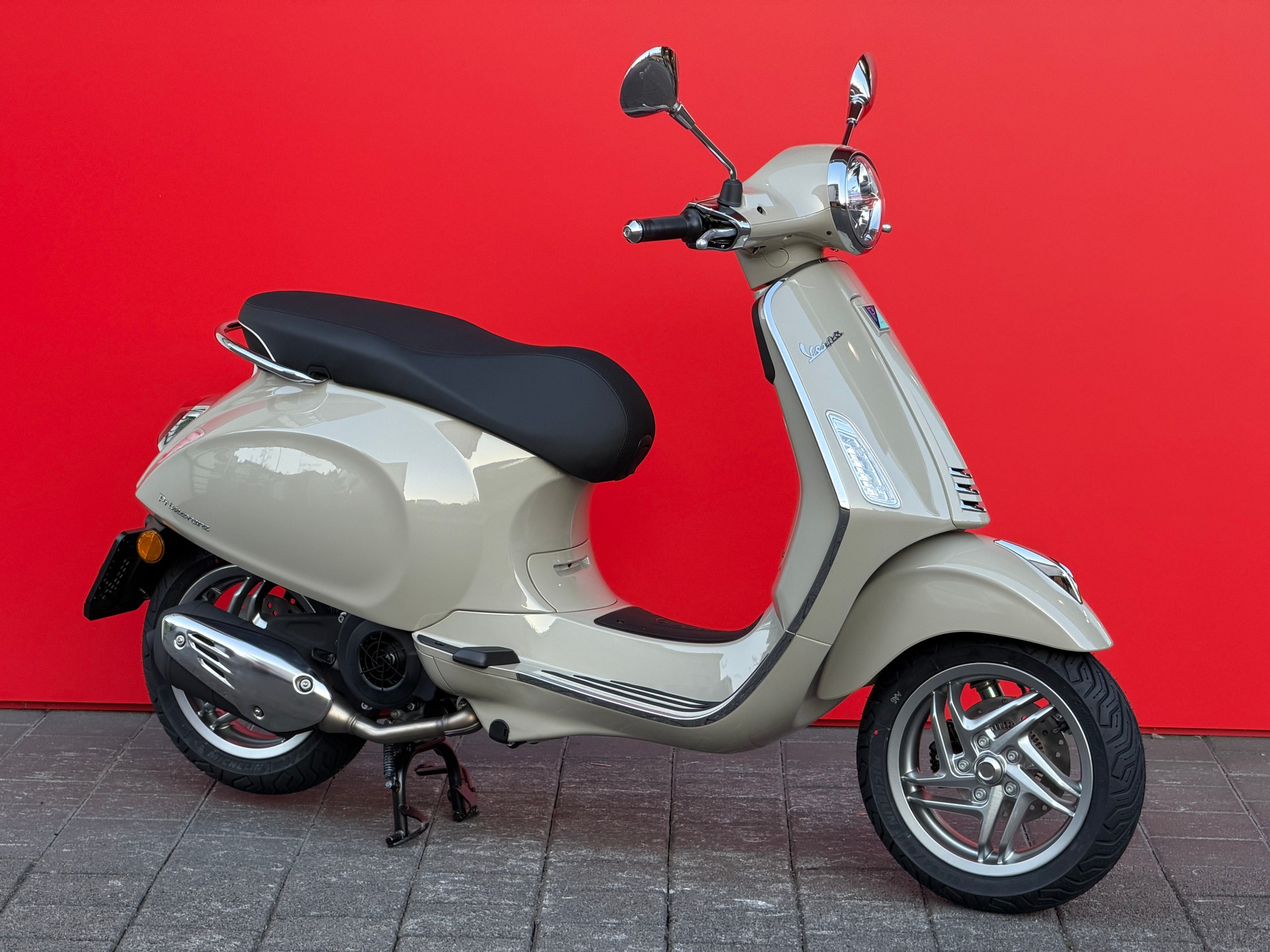 PIAGGIO Vespa 125 Primavera MY26-image-1