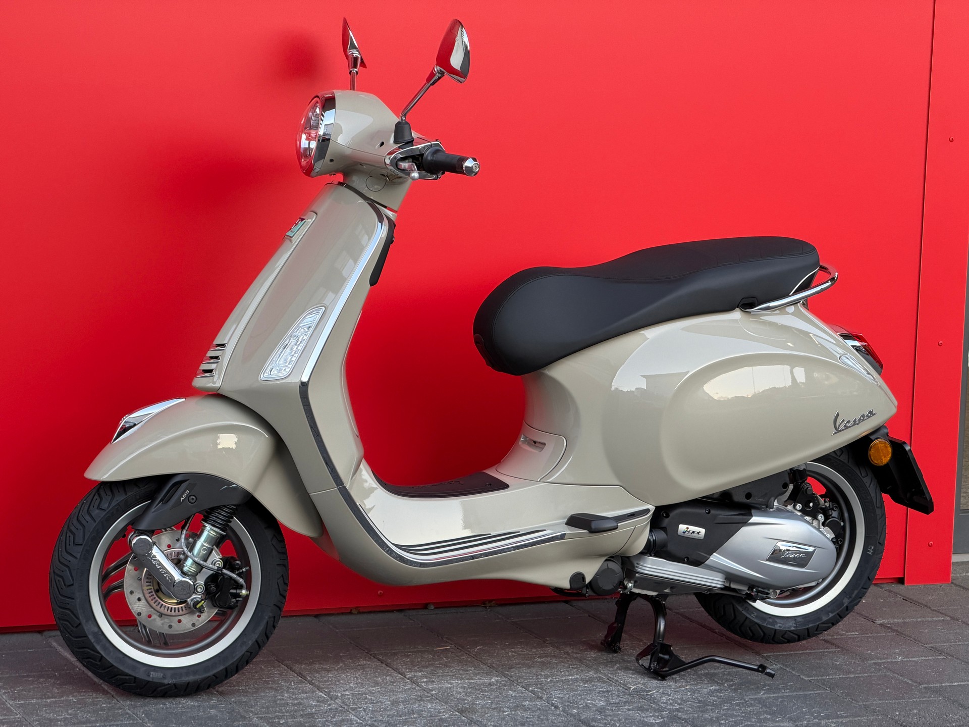 PIAGGIO Vespa 125 Primavera MY26-image-12