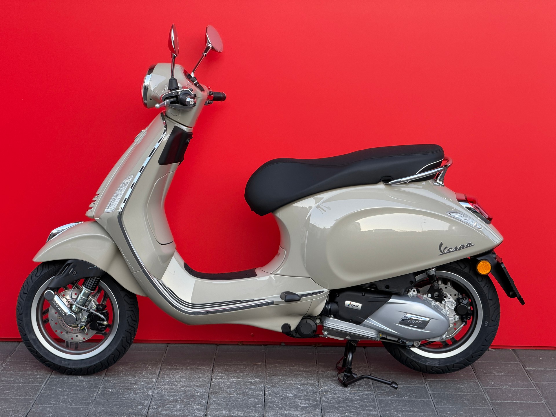 PIAGGIO Vespa 125 Primavera MY26-image-11