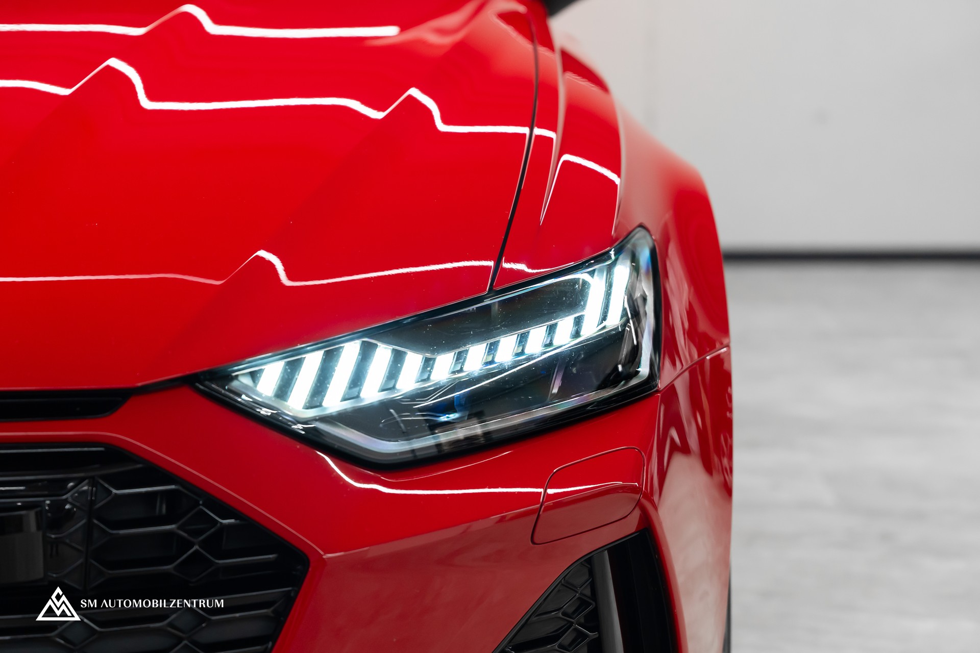 AUDI RS6 Avant 4.0 V8 TFSI quattro T-Tronic / Keramik / Standheizung / Dynamik Paket / Panorama /360°-image-9