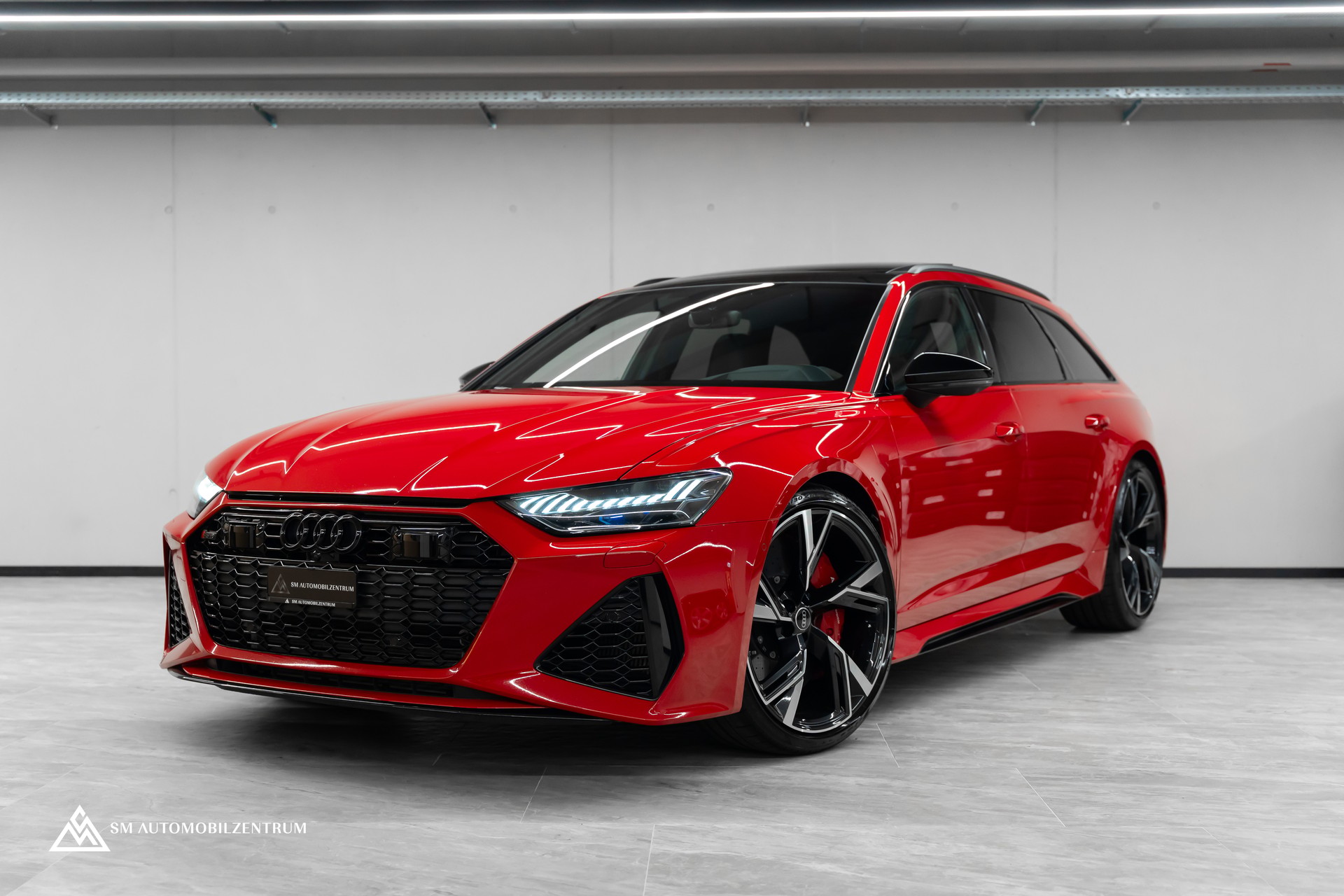 AUDI RS6 Avant 4.0 V8 TFSI quattro T-Tronic / Keramik / Standheizung / Dynamik Paket / Panorama /360°