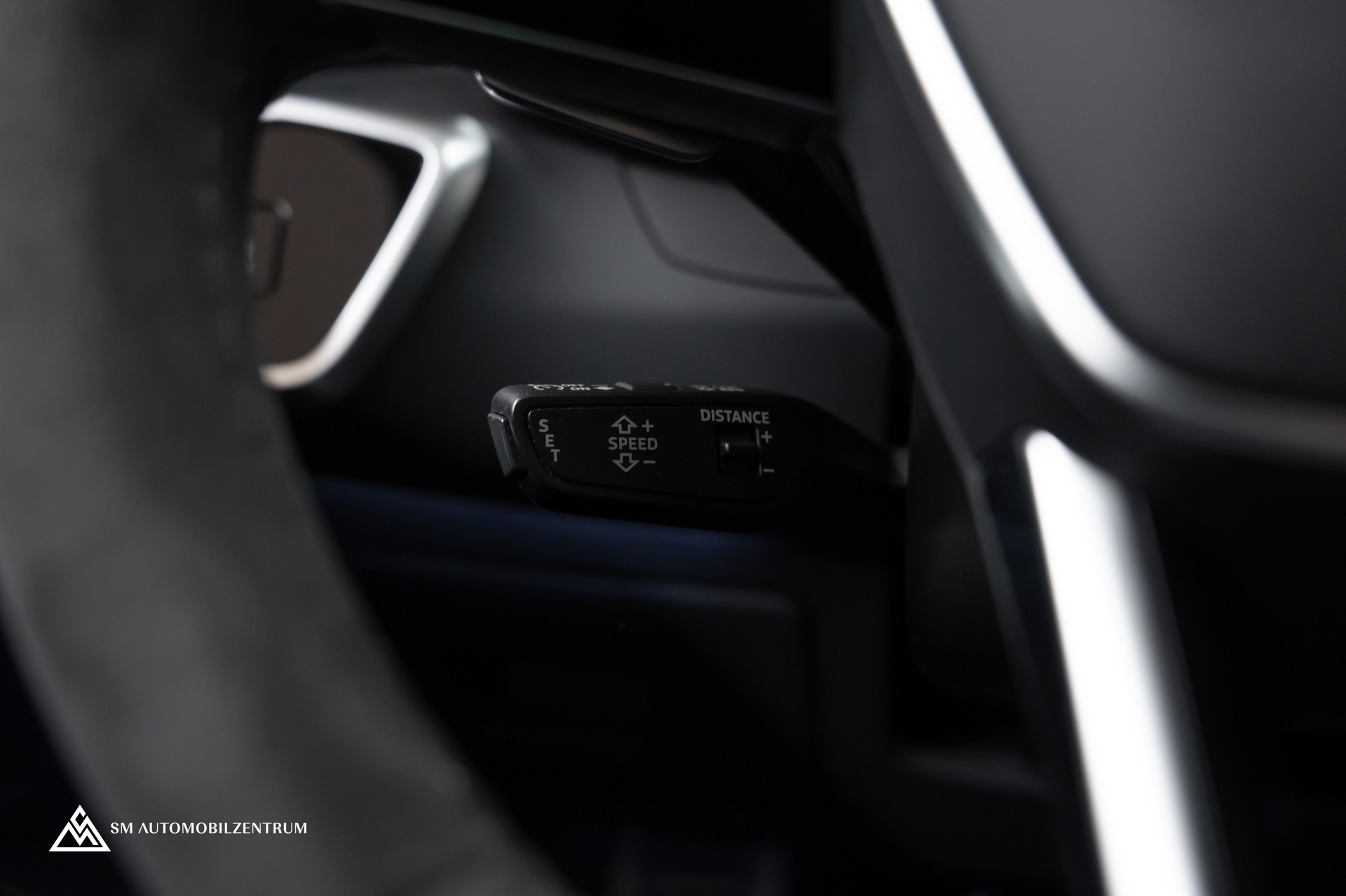 AUDI RS6 Avant 4.0 V8 TFSI quattro T-Tronic / Keramik / Standheizung / Dynamik Paket / Panorama /360°-image-19