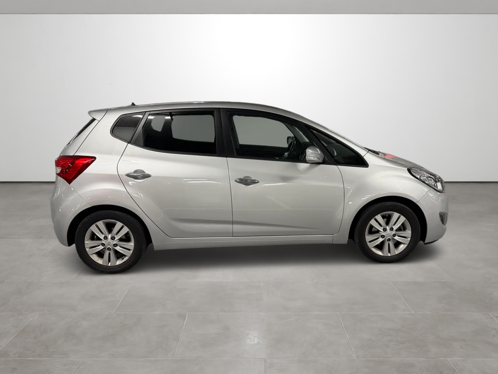 HYUNDAI iX20-image-5