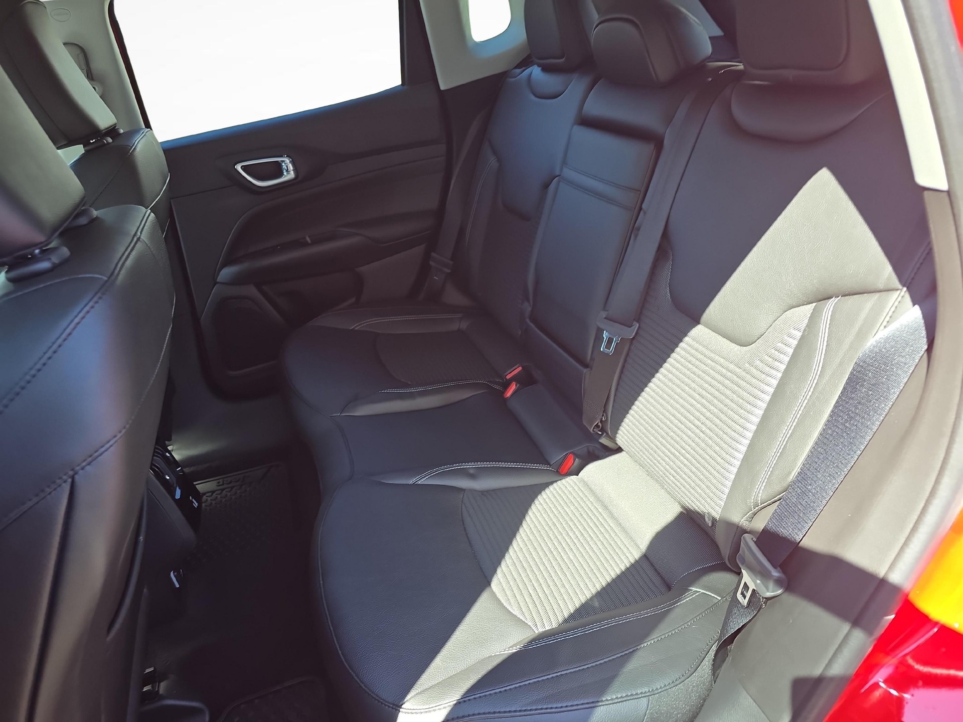 JEEP Compass 1.3 Swiss Limited 4xe-image-10