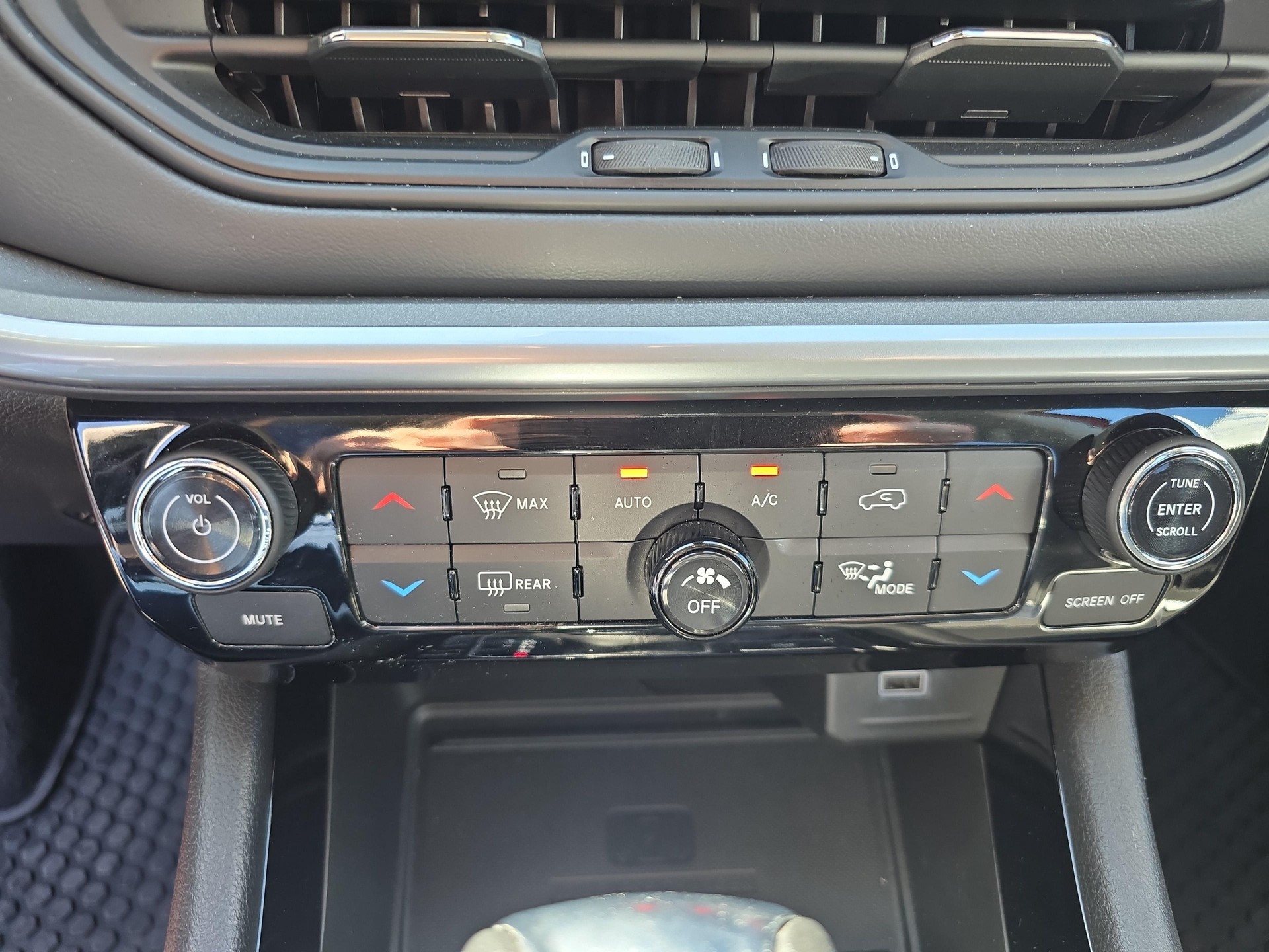 JEEP Compass 1.3 Swiss Limited 4xe-image-15