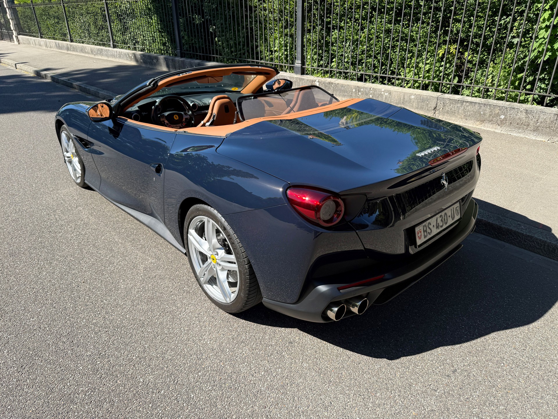FERRARI Portofino 3.9 V8 T-showroom-element-1