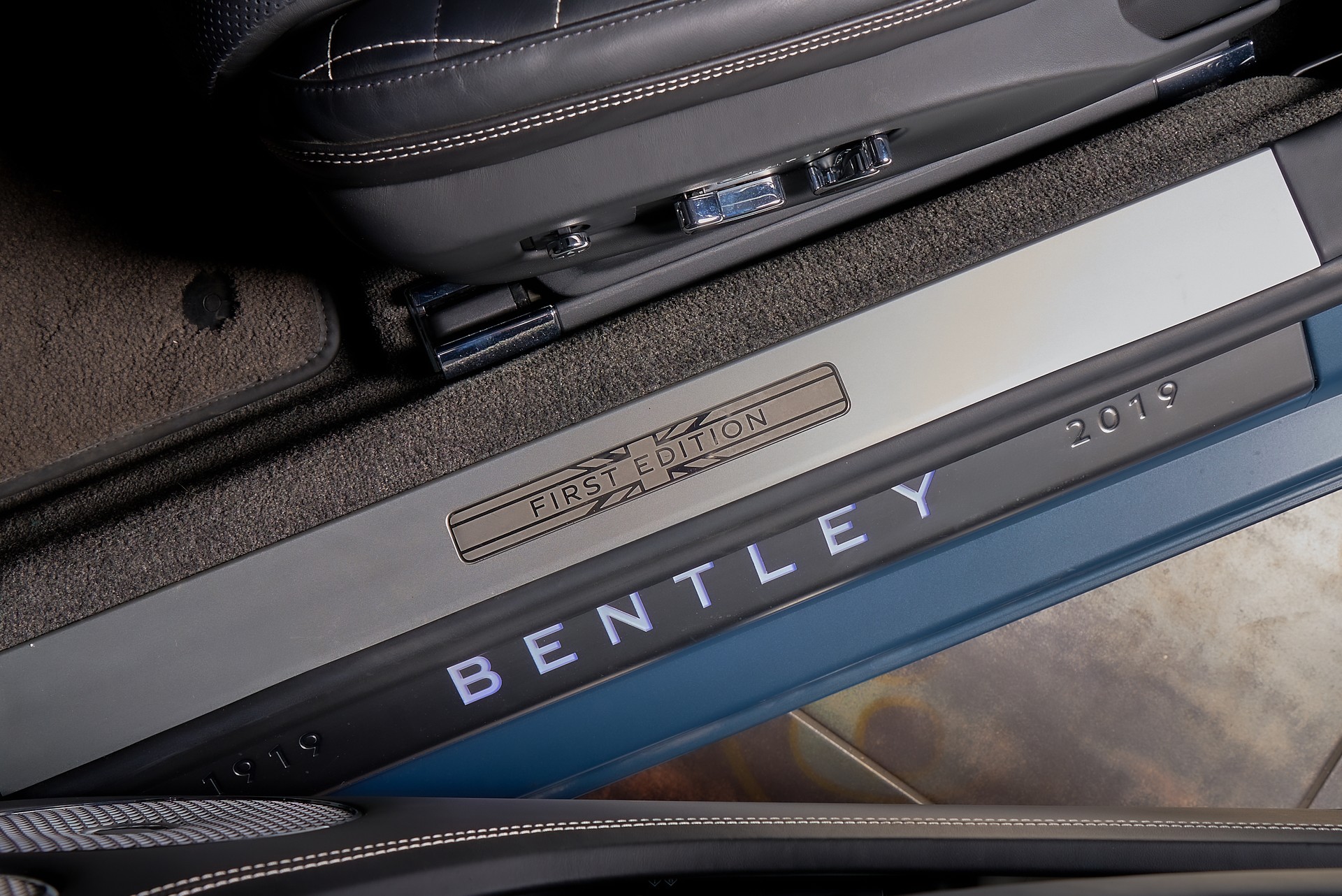 BENTLEY GTC W12 1st Edition-image-17