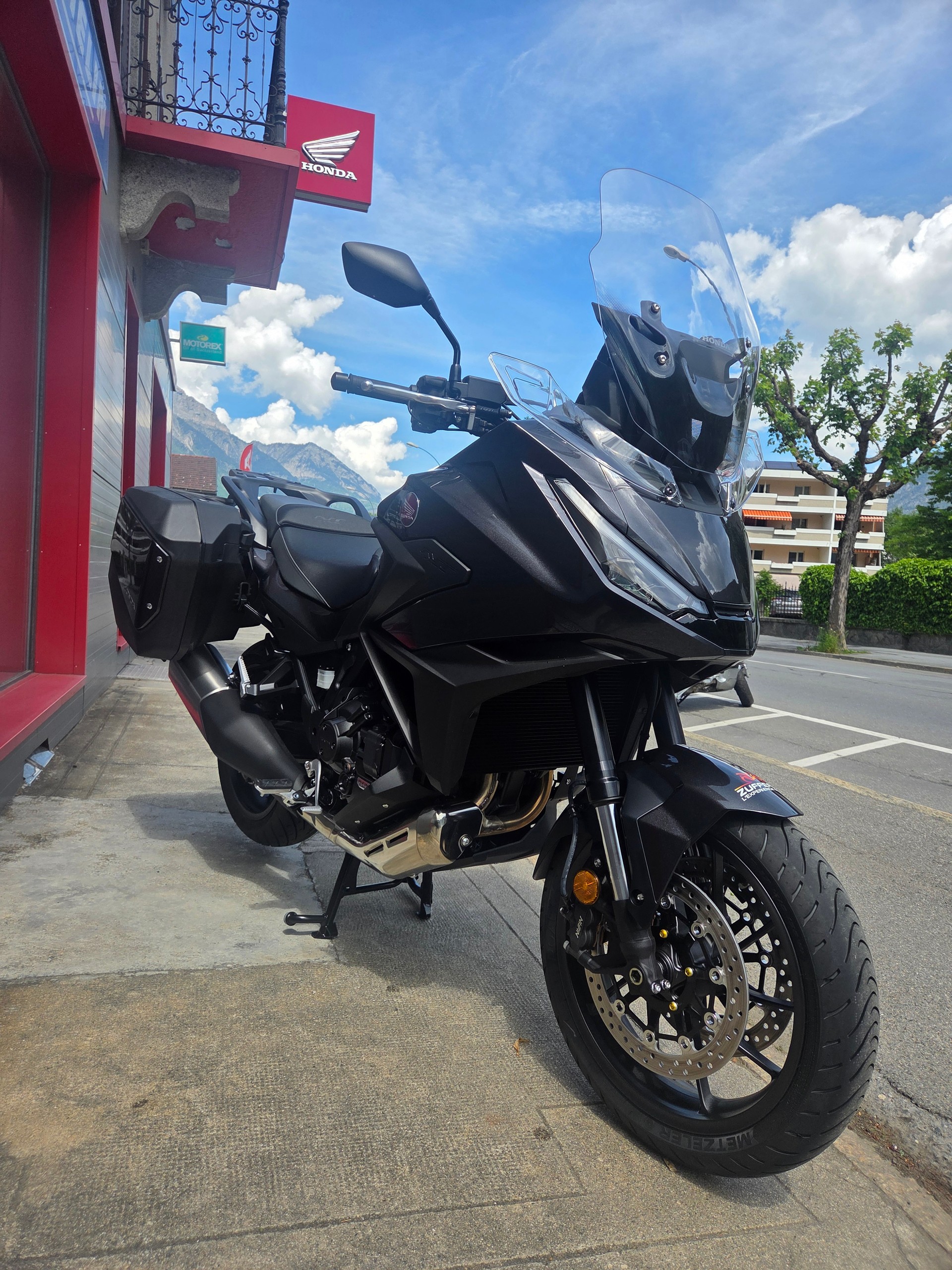 HONDA NT 1100 DCT-image-1