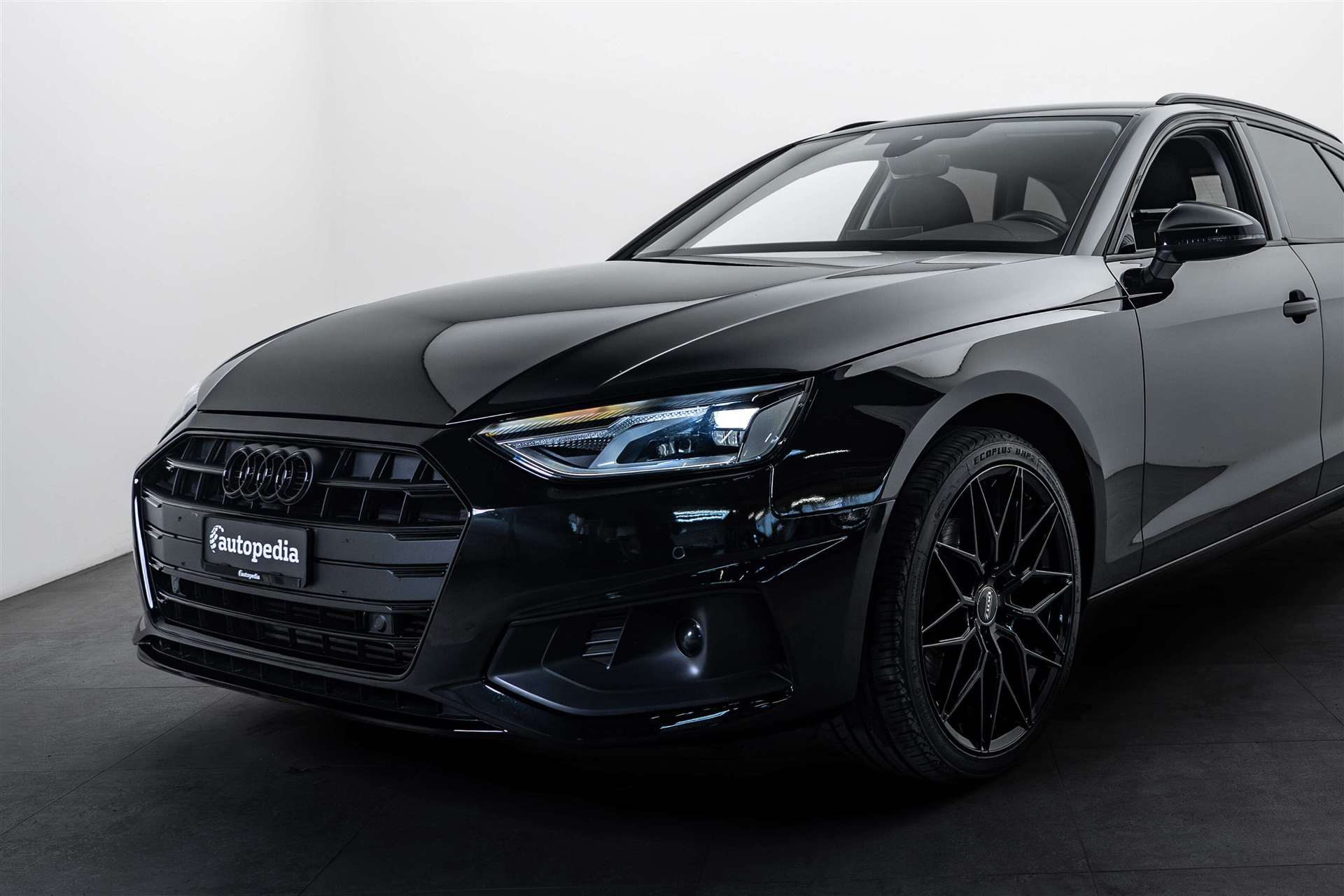 AUDI A4 Avant 35 TFSI S-tronic-showroom-element-1