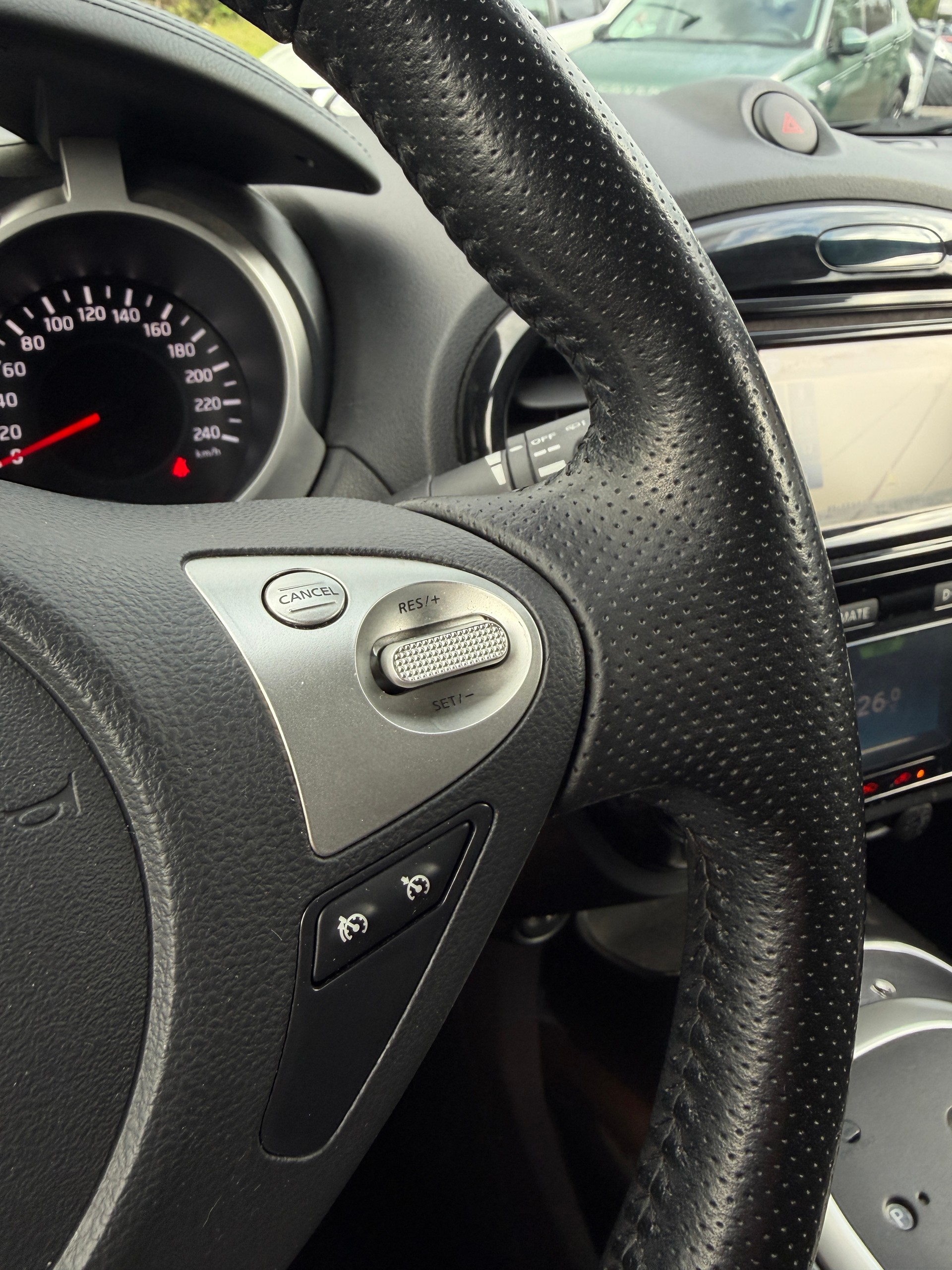 NISSAN Juke 1.6 DIG-T N-Connecta 4x4 Xtronic M-CVT-image-14