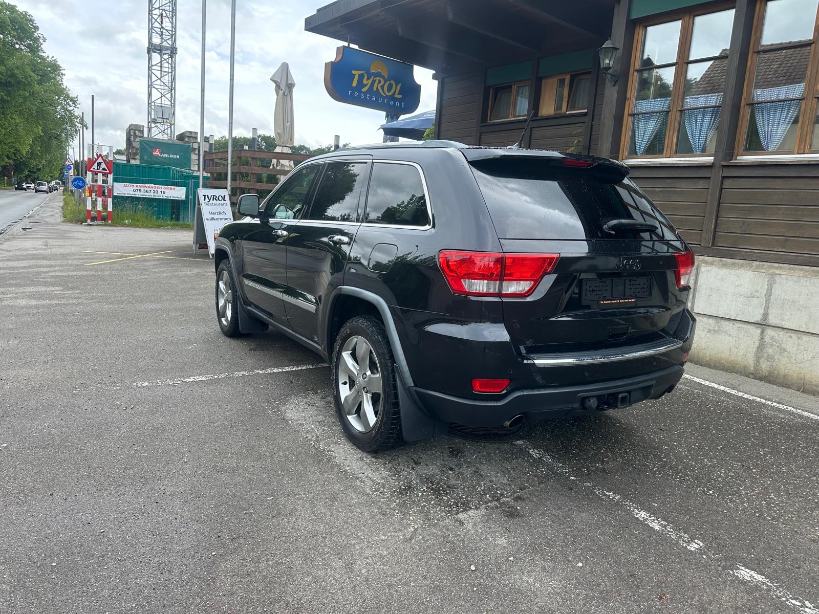 JEEP Grand Cherokee 5.7 HEMI Overland Automatic-showroom-element-2