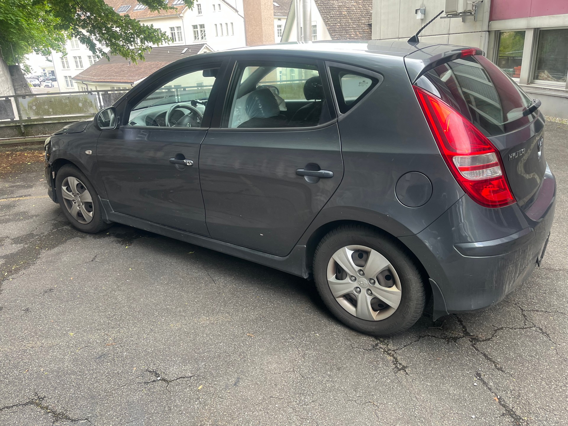 HYUNDAI i30 1.4 Comfort-image-6