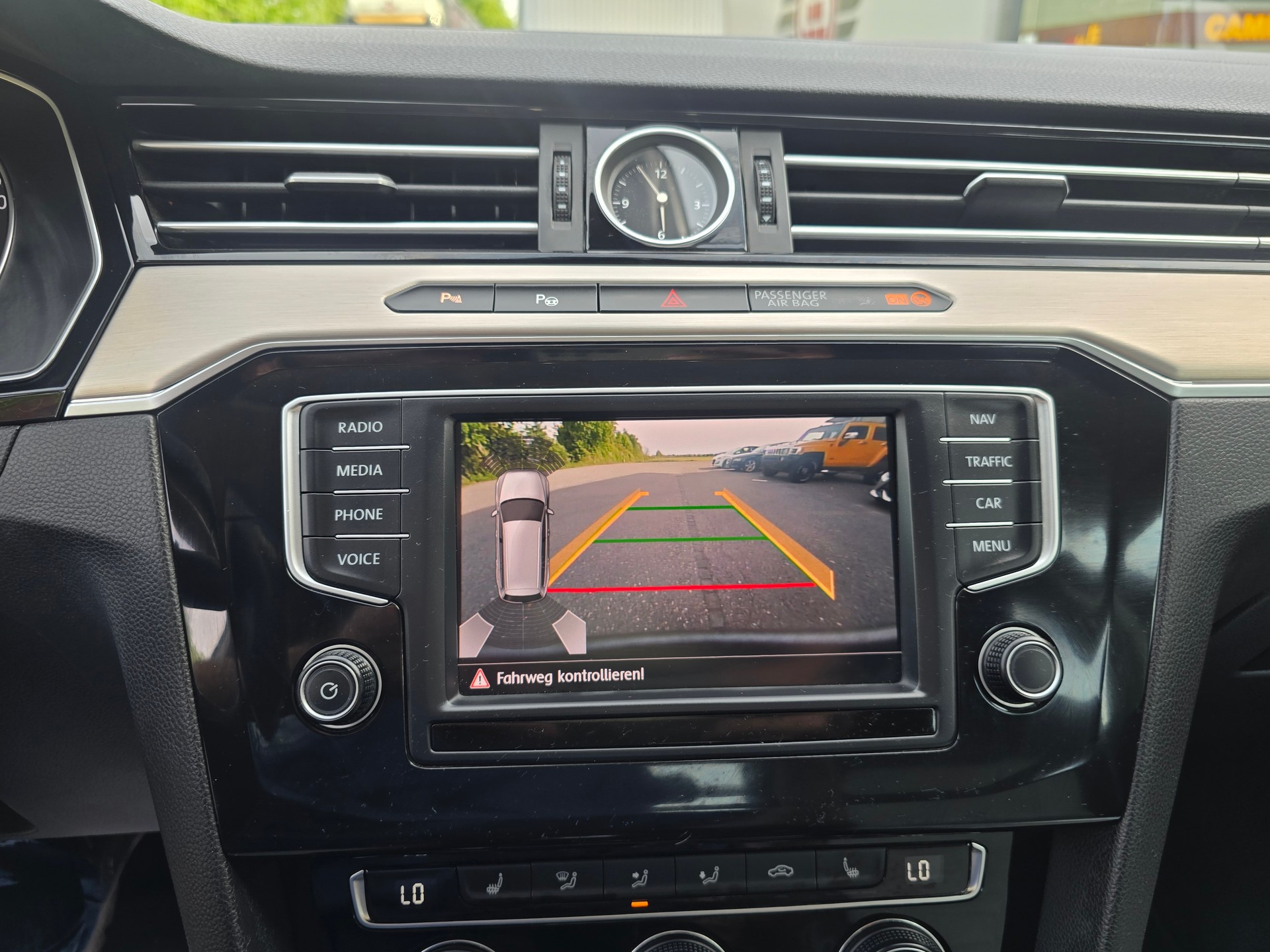 VW Passat Variant 2.0 TDI SCR BMT Highline 4Motion-image-25