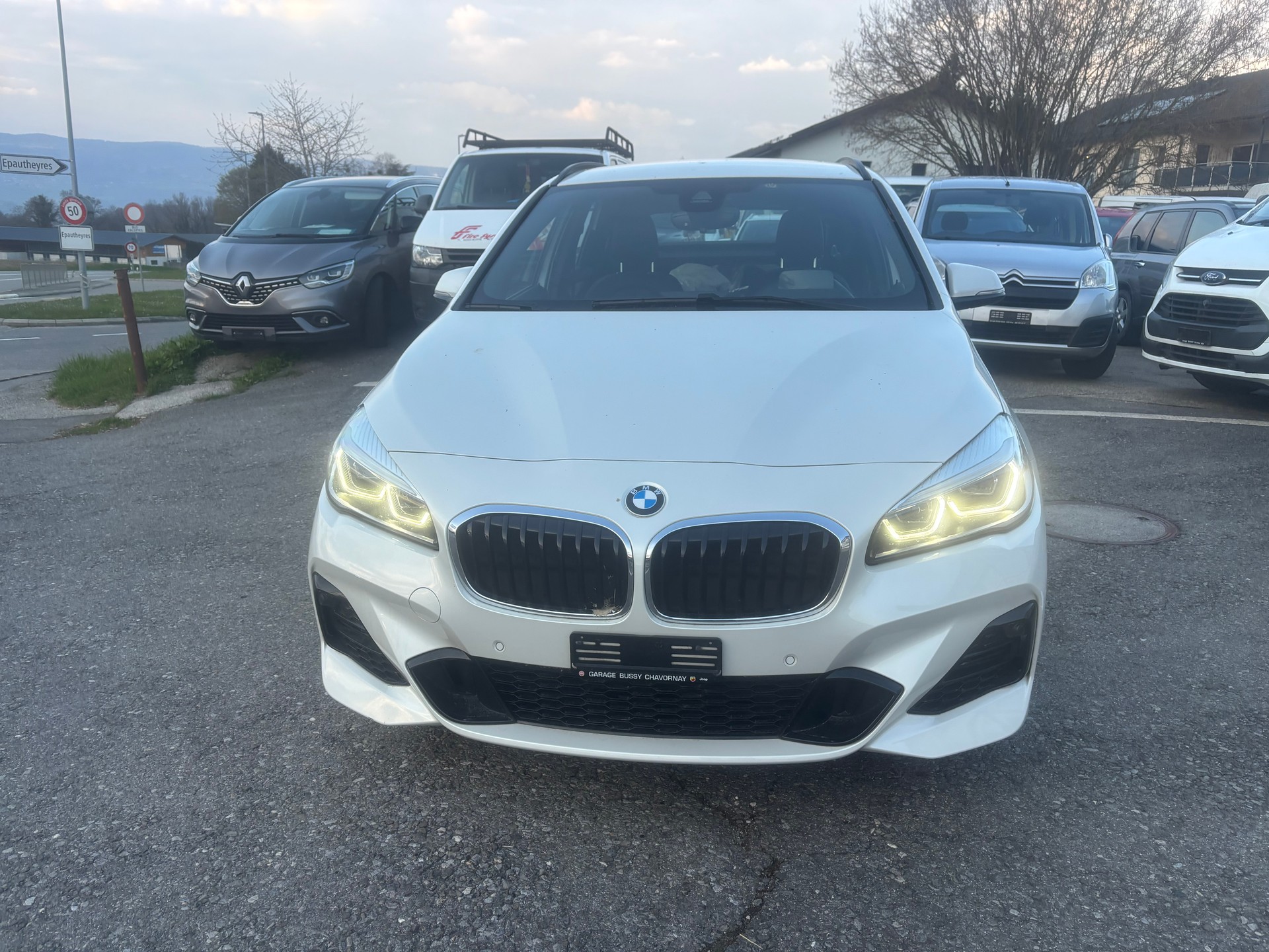 BMW 225xe iPerformance Active Tourer Steptronic Luxury Line-image-0