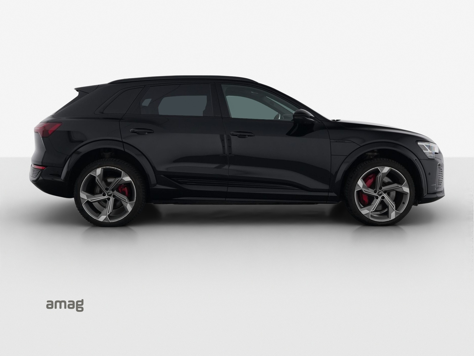 AUDI SQ8 e-tron quattro-image-4