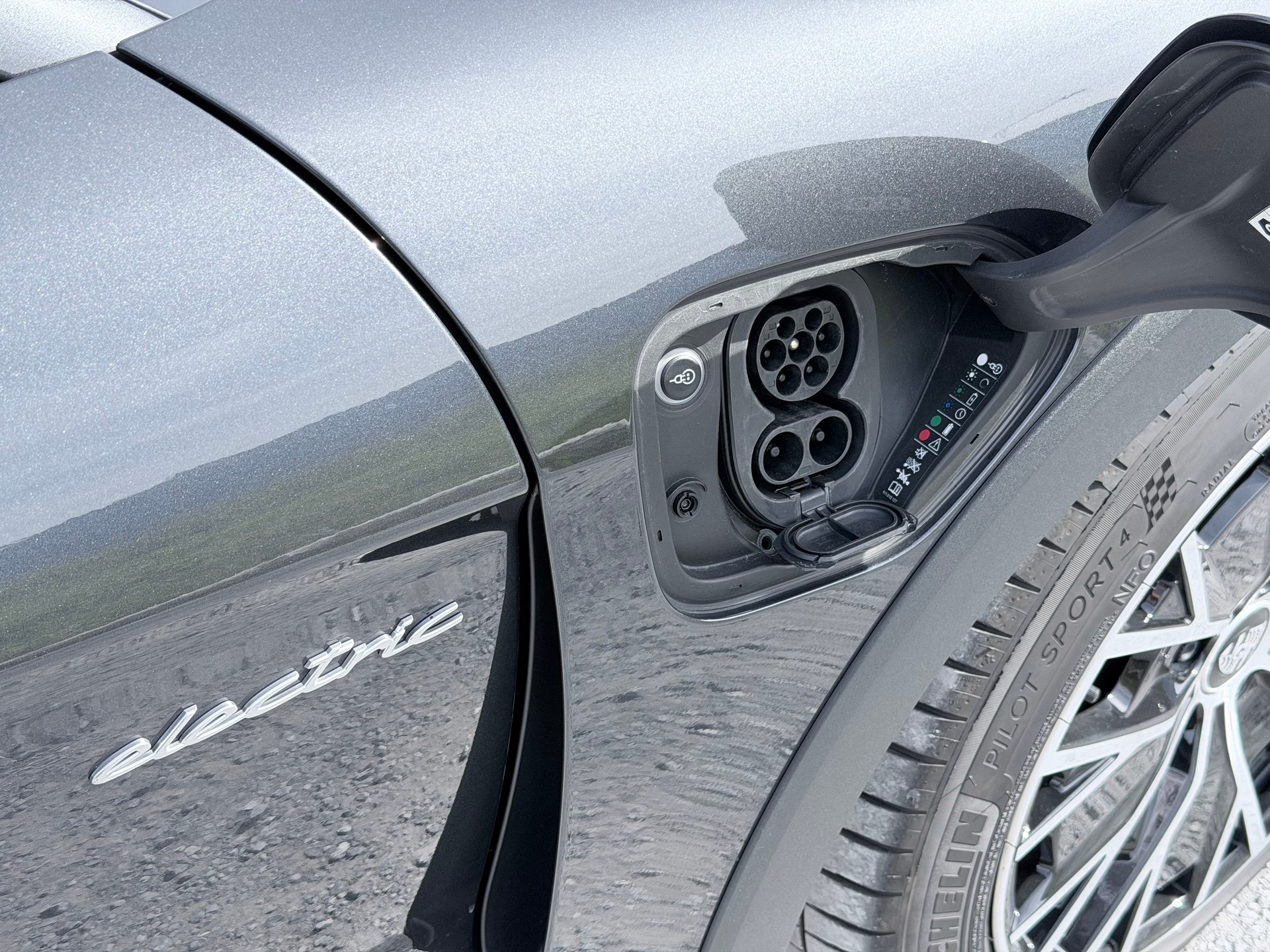 PORSCHE 4S Cross Turismo, Panorama, Luftfederung, Top!-image-6