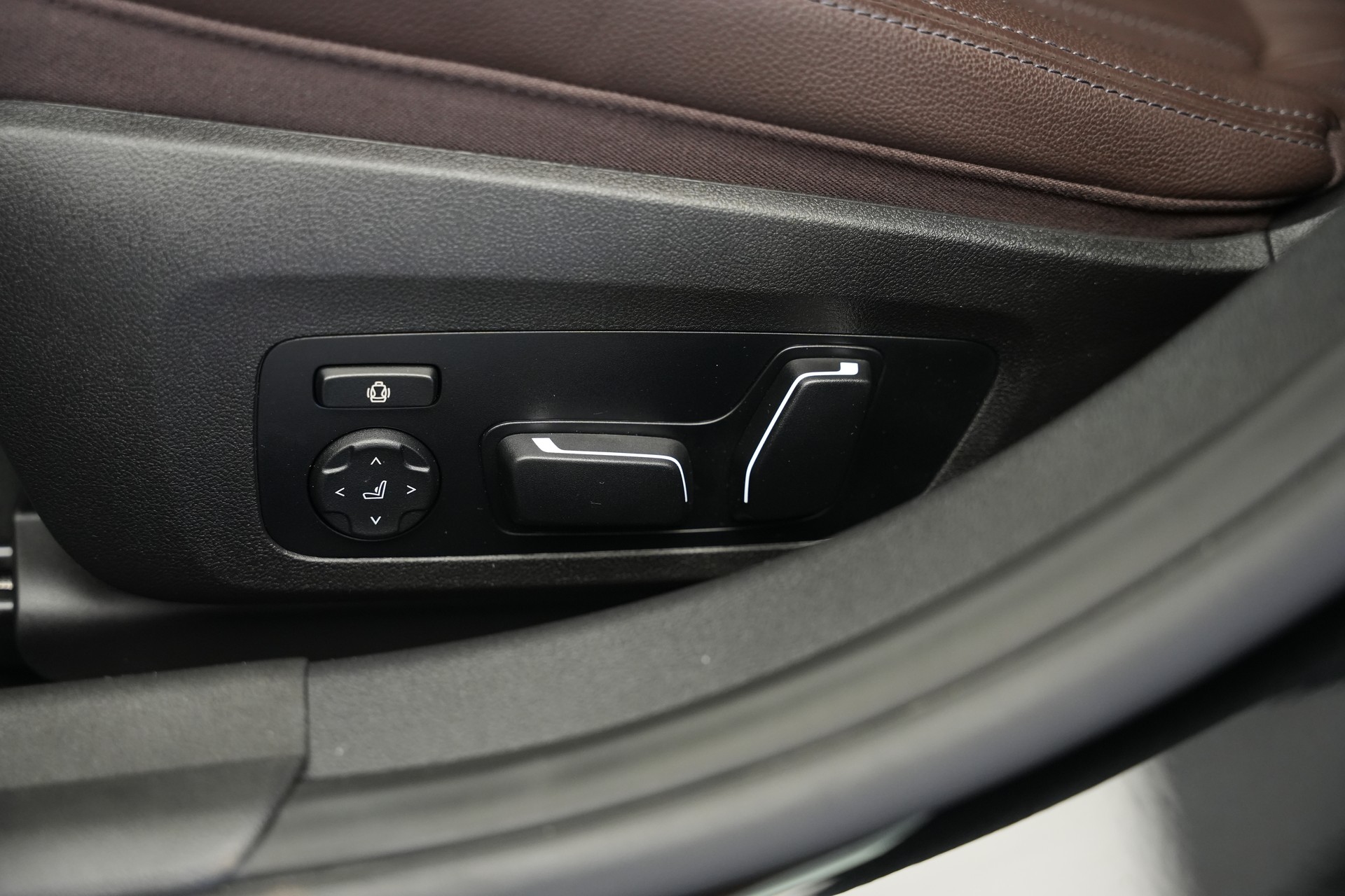 BMW M340i xDrive 48V Steptronic *Facelift* *HuD* *Curved Display*-image-26