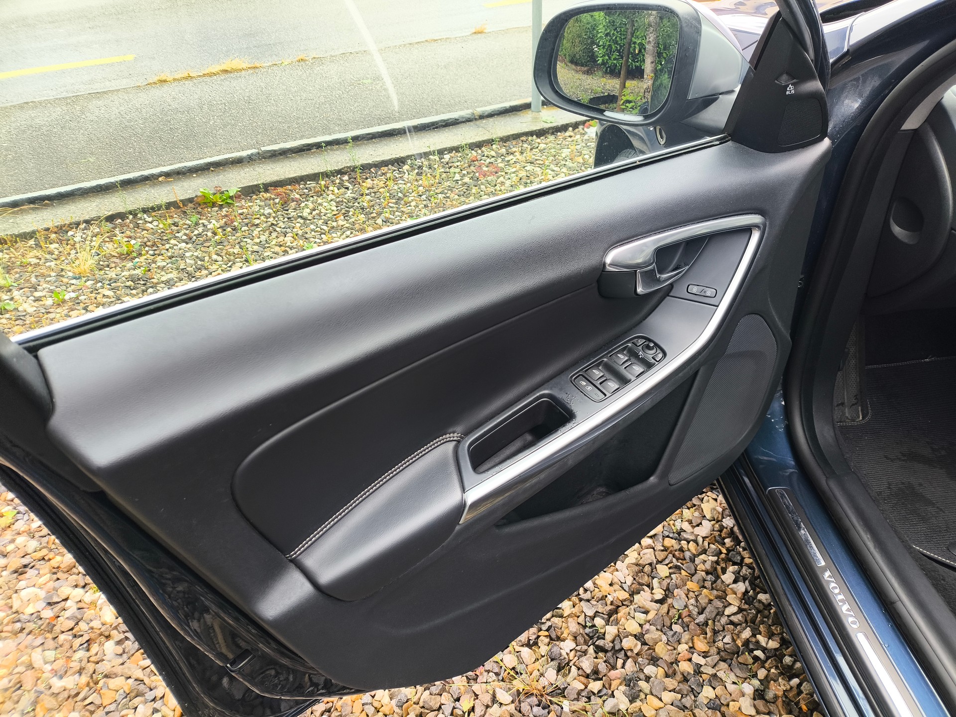 VOLVO V60 D3 Geartronic-image-8