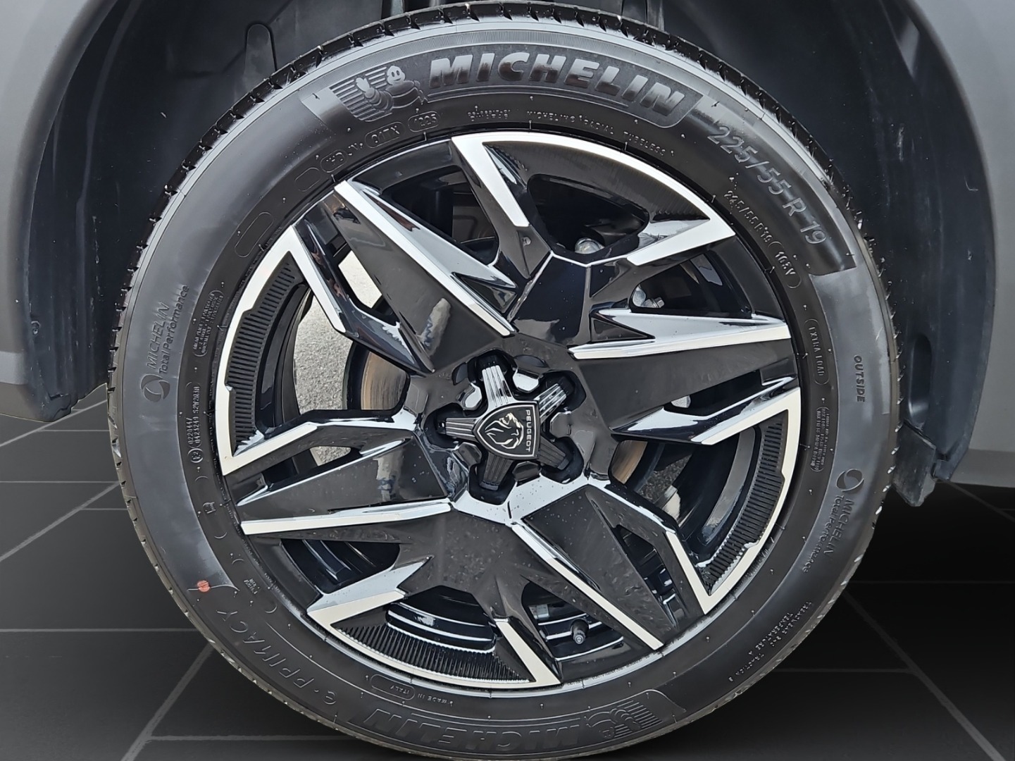 PEUGEOT 3008 145 e-DCS GT-image-9