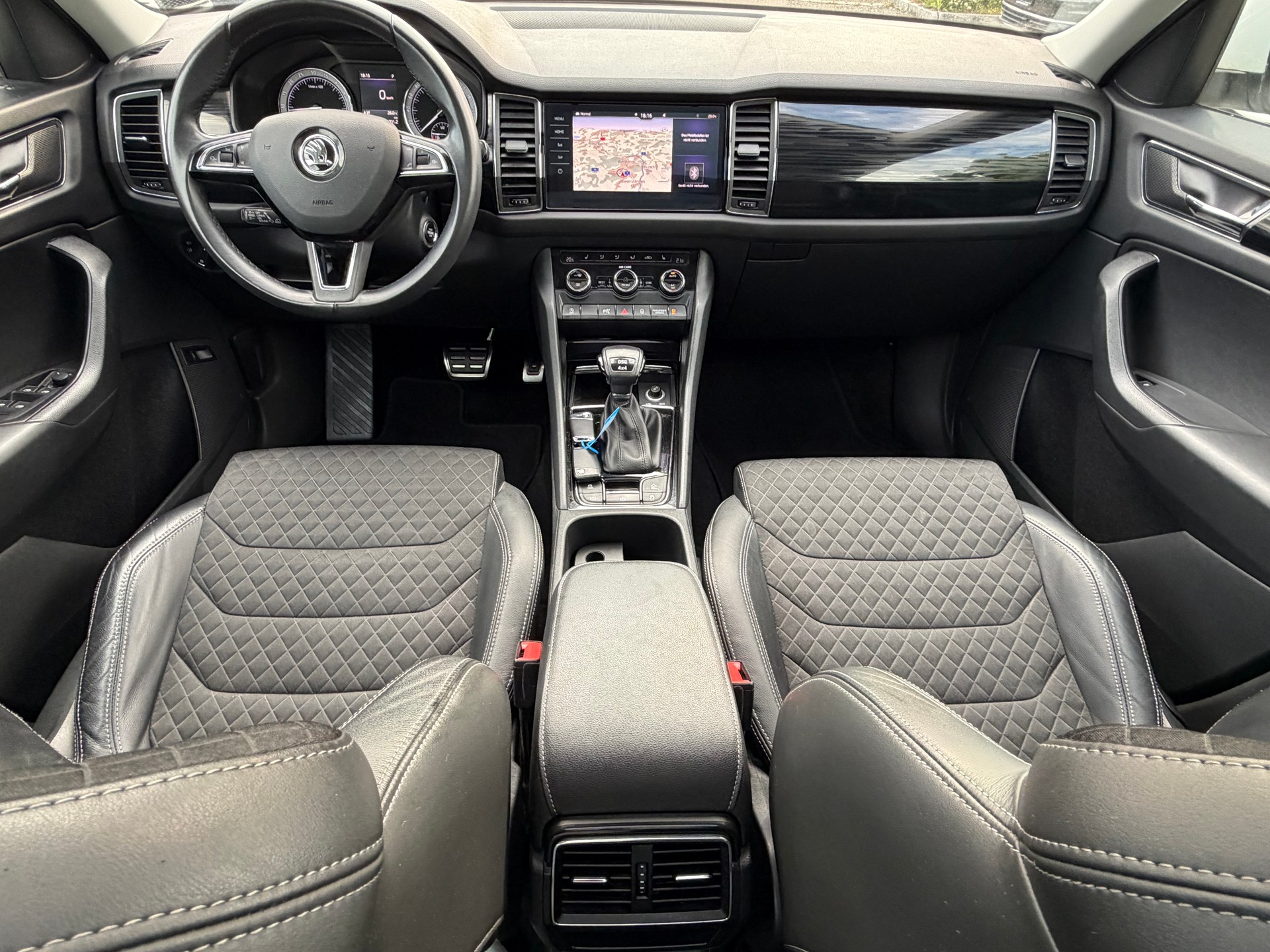SKODA Kodiaq 2.0 TDI CR Style 4x4 DSG-image-11