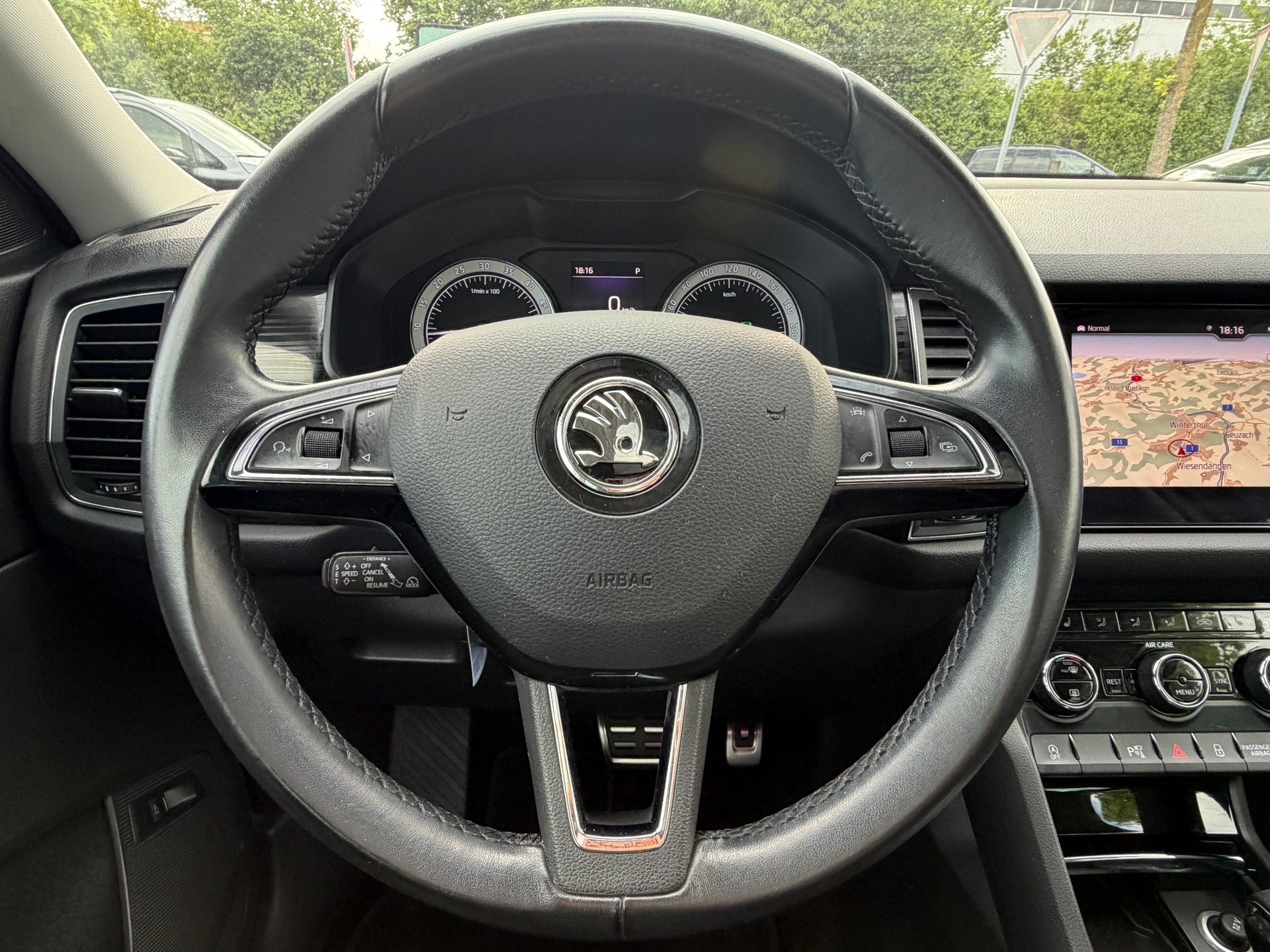 SKODA Kodiaq 2.0 TDI CR Style 4x4 DSG-image-12