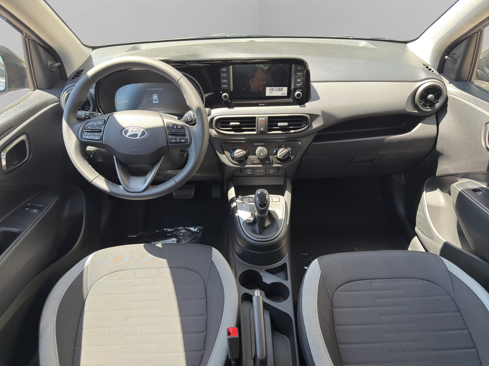 HYUNDAI i10 1.0 Origo Automat * CH Fahrzeug * 5 Jahre Garantie * 8 fach * NEUWAGEN *-image-10