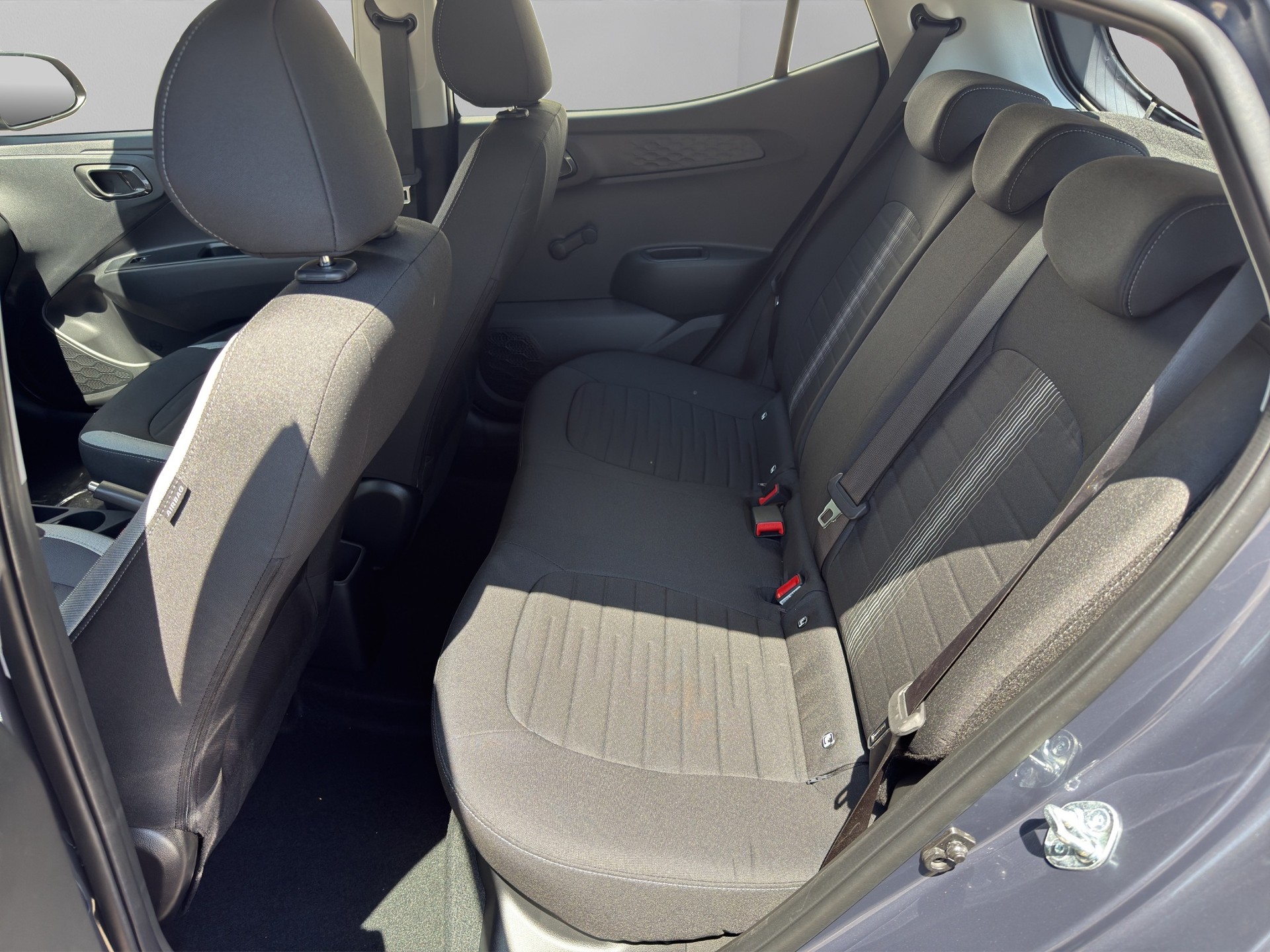 HYUNDAI i10 1.0 Origo Automat * CH Fahrzeug * 5 Jahre Garantie * 8 fach * NEUWAGEN *-image-8