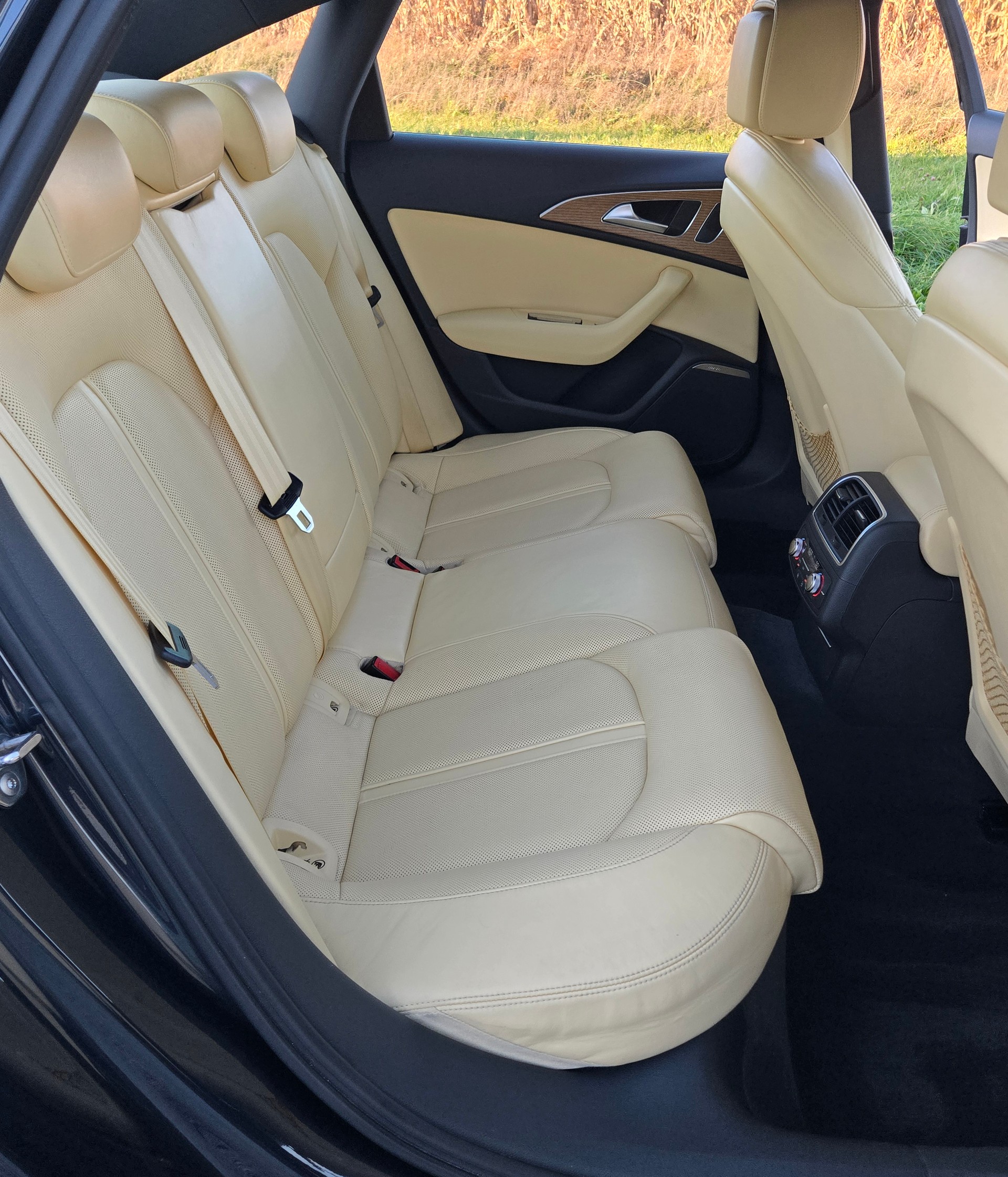 AUDI A6 Limousine 3.0 TFSI V6 quattro S-tronic-image-12