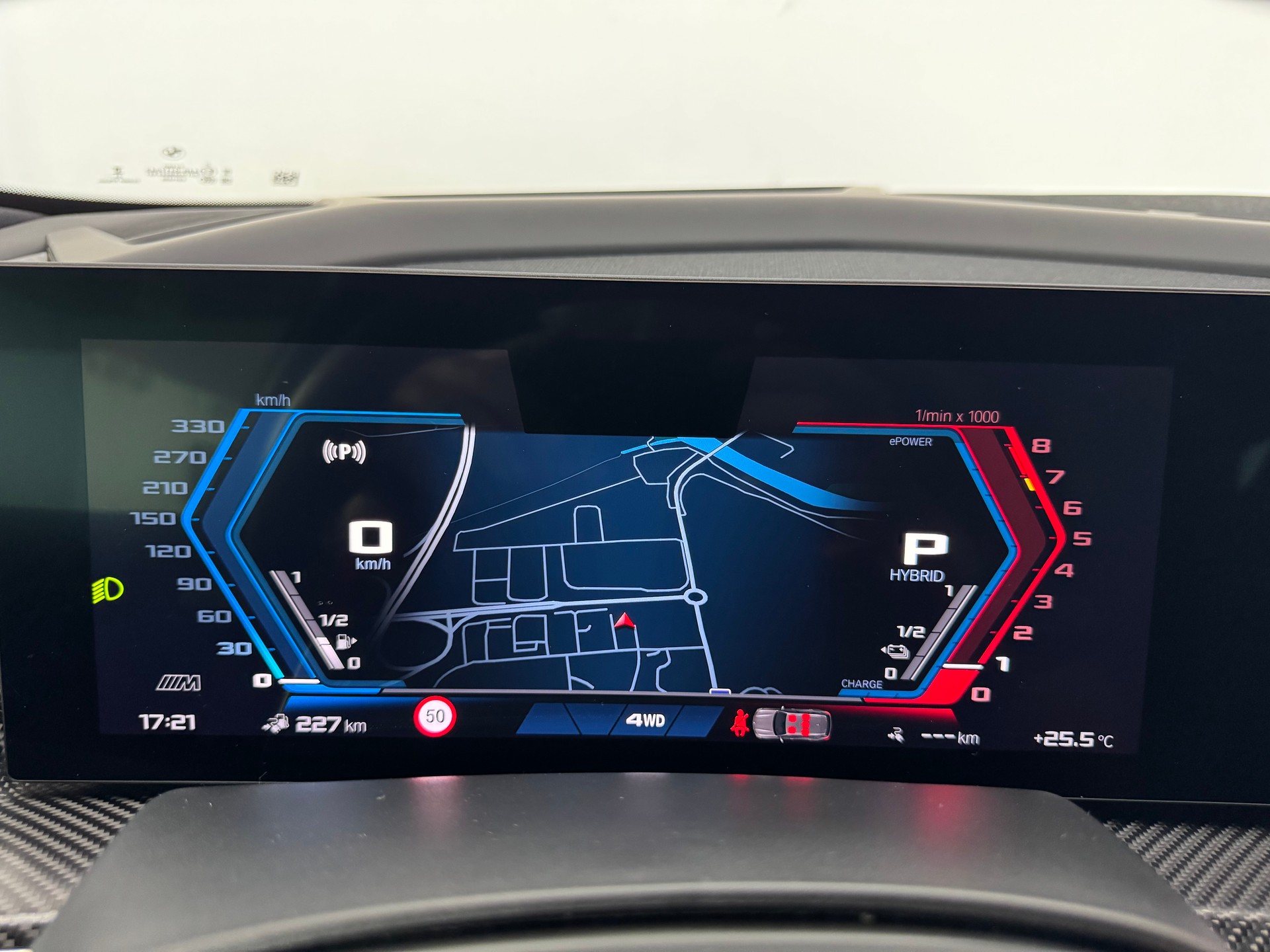 BMW XM xDrive 50e PHEV Steptronic-image-13
