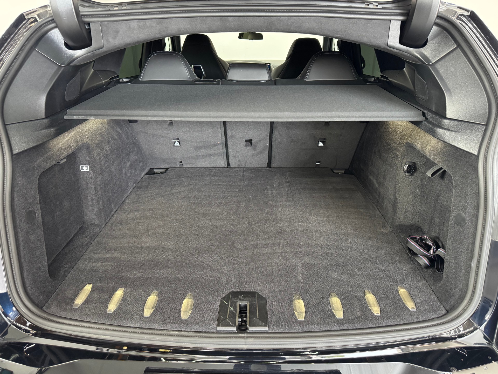 BMW XM xDrive 50e PHEV Steptronic-image-31