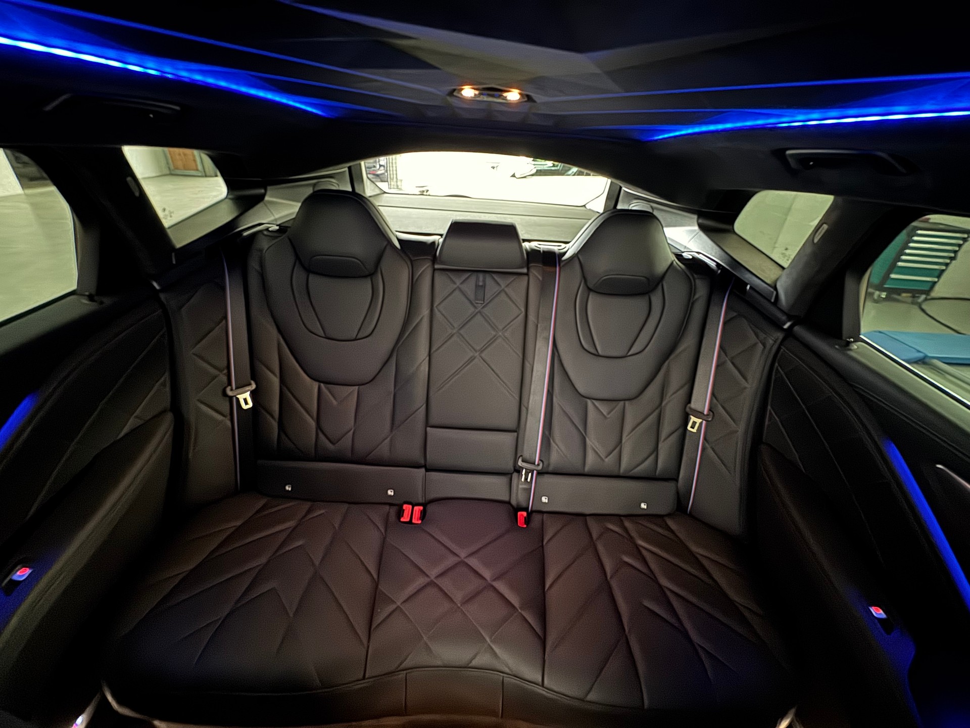 BMW XM xDrive 50e PHEV Steptronic-image-30