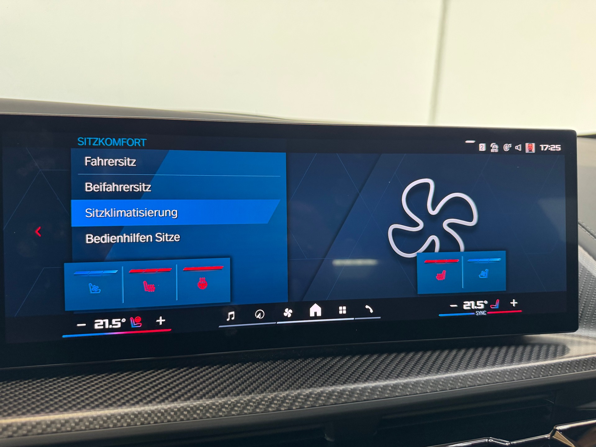BMW XM xDrive 50e PHEV Steptronic-image-23