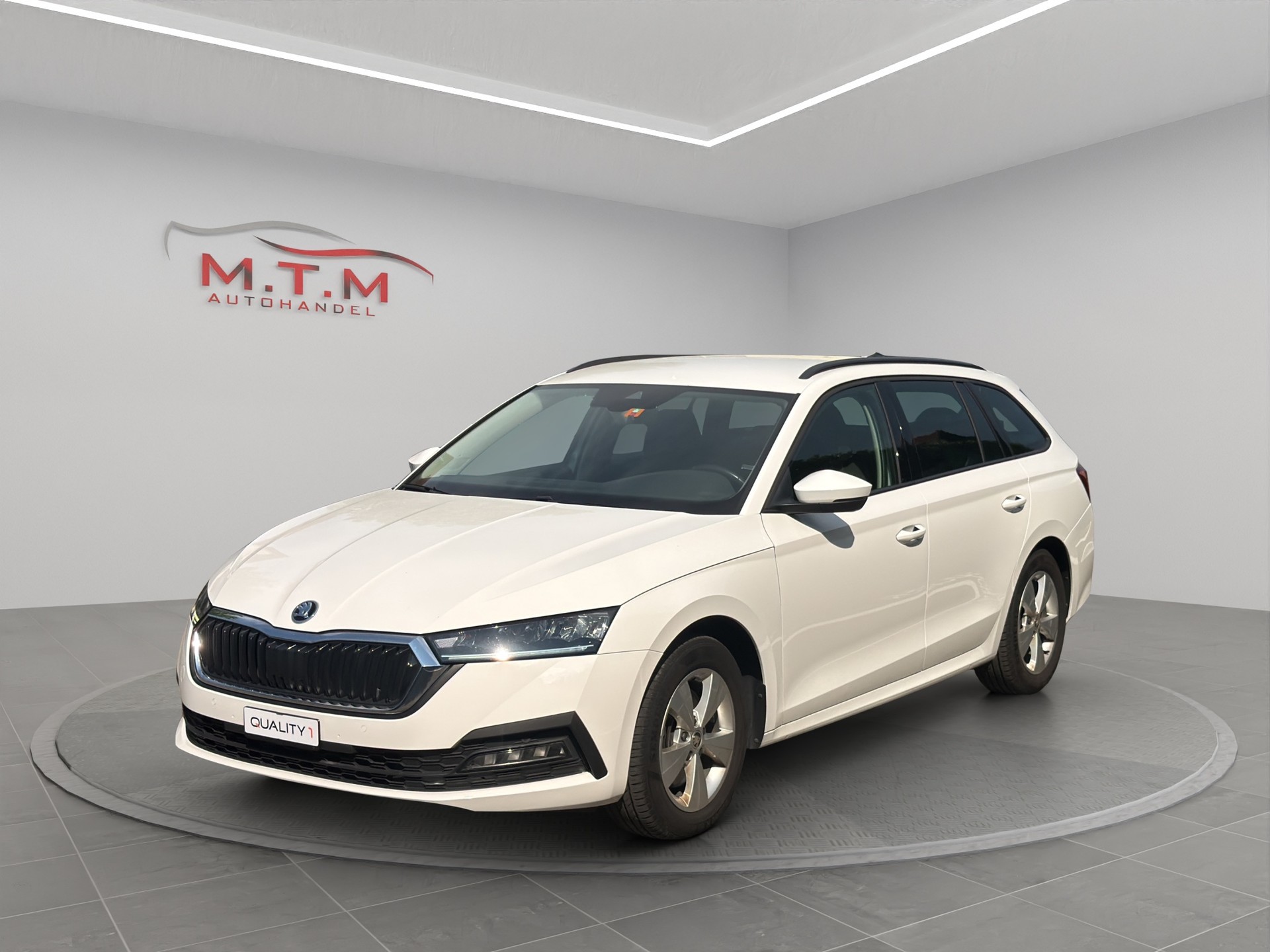 SKODA Octavia Combi 2.0 TDI DSG Ambition 4x4-showroom-element-3