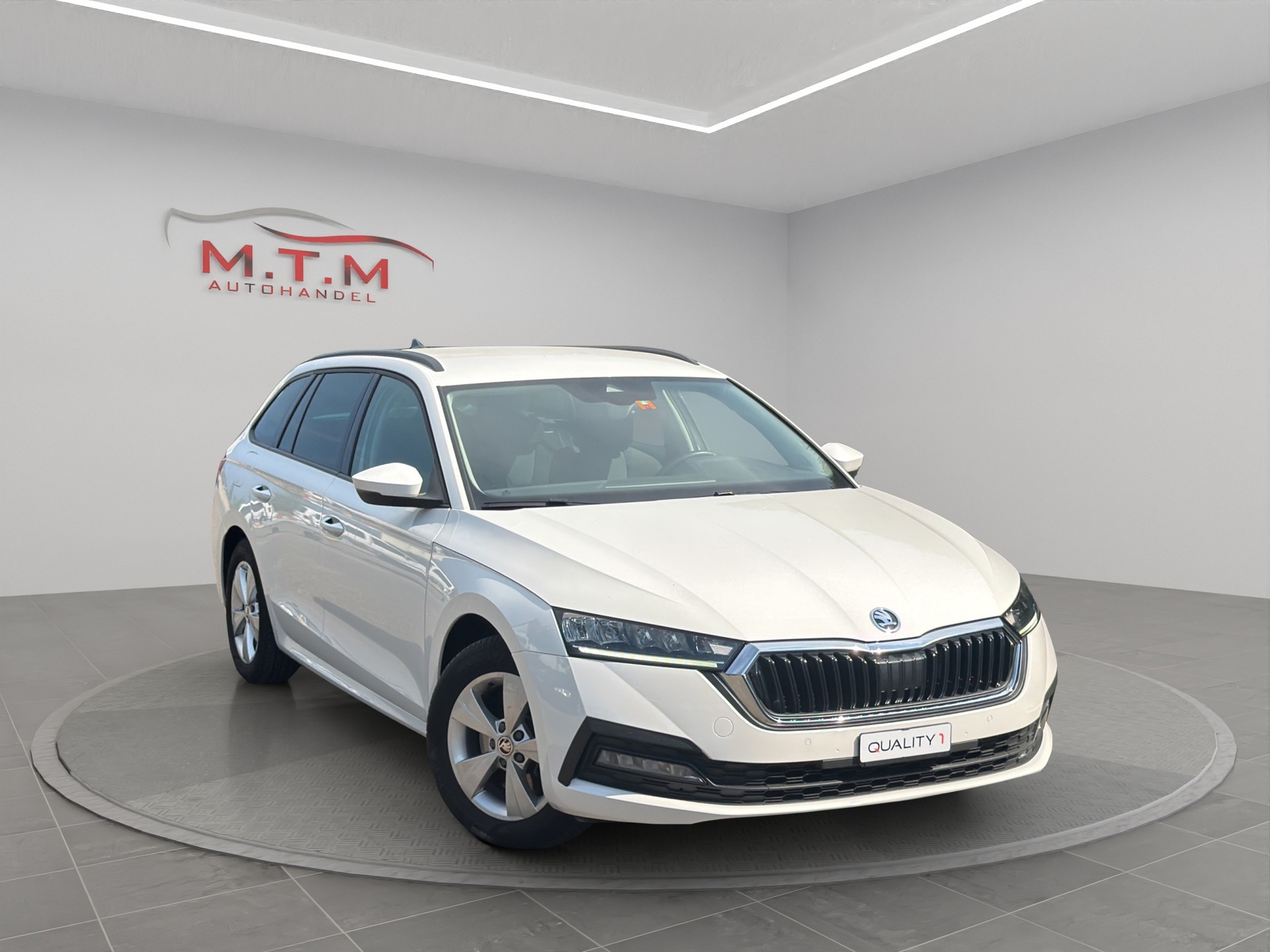 SKODA Octavia Combi 2.0 TDI DSG Ambition 4x4