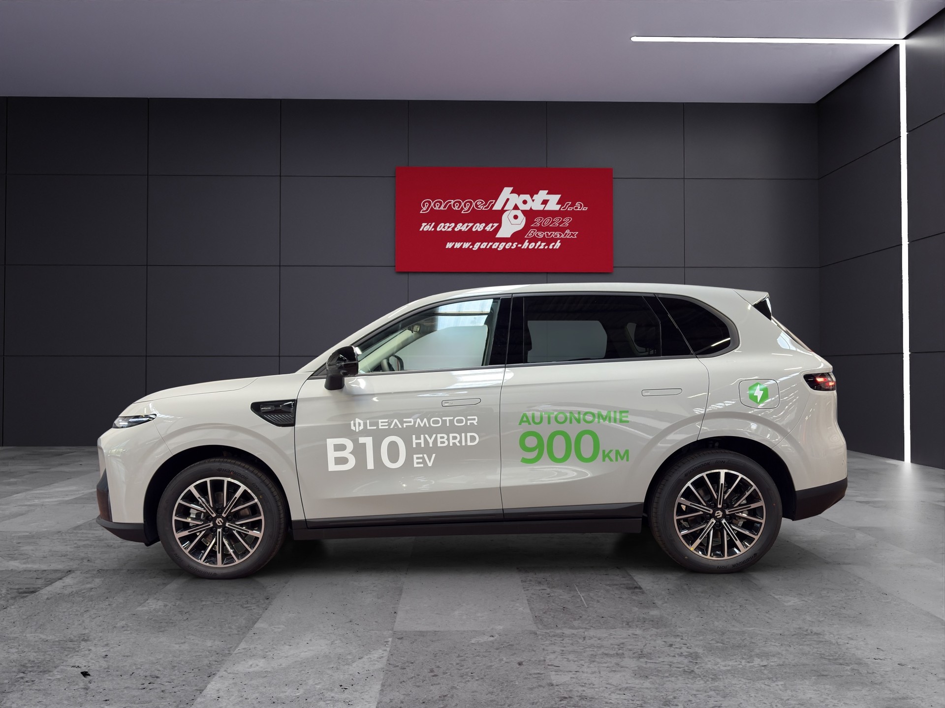 LEAPMOTOR B10 1.5 Hybrid EV-showroom-element-1