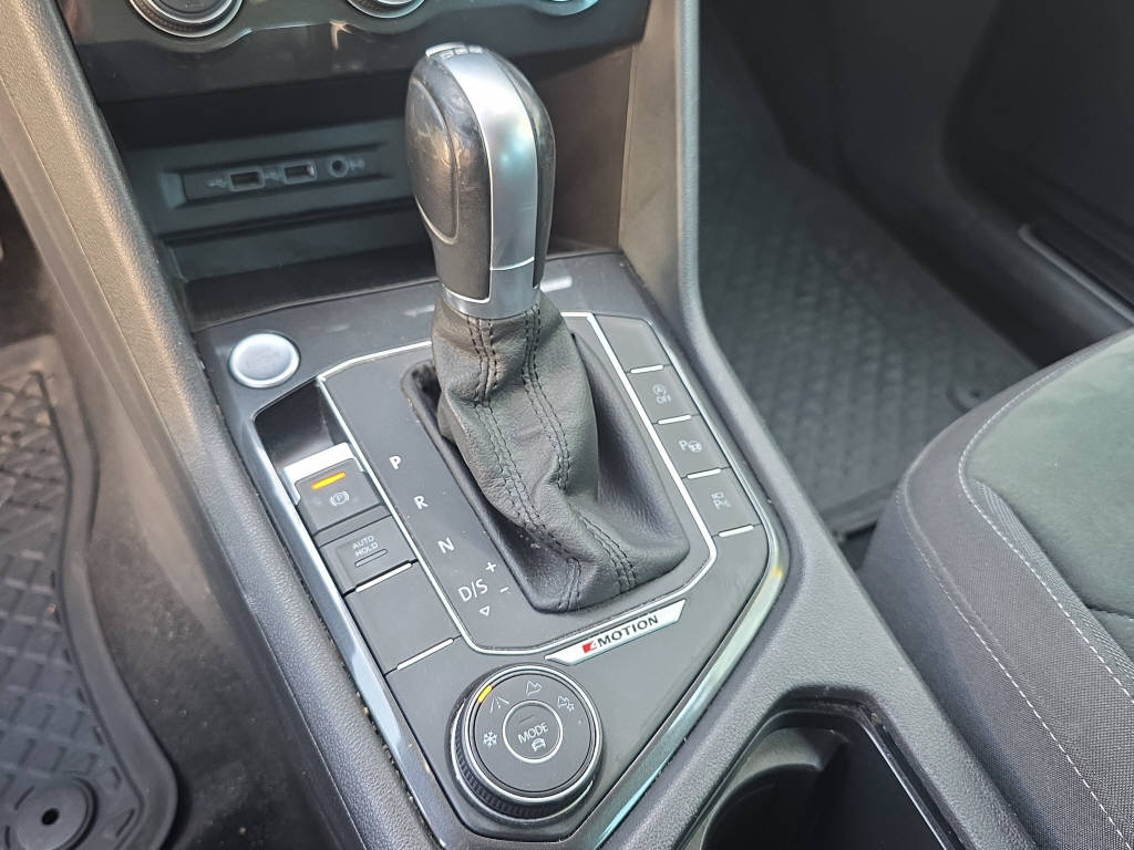 VW Tiguan 2.0 TSI Highline DSG-image-24