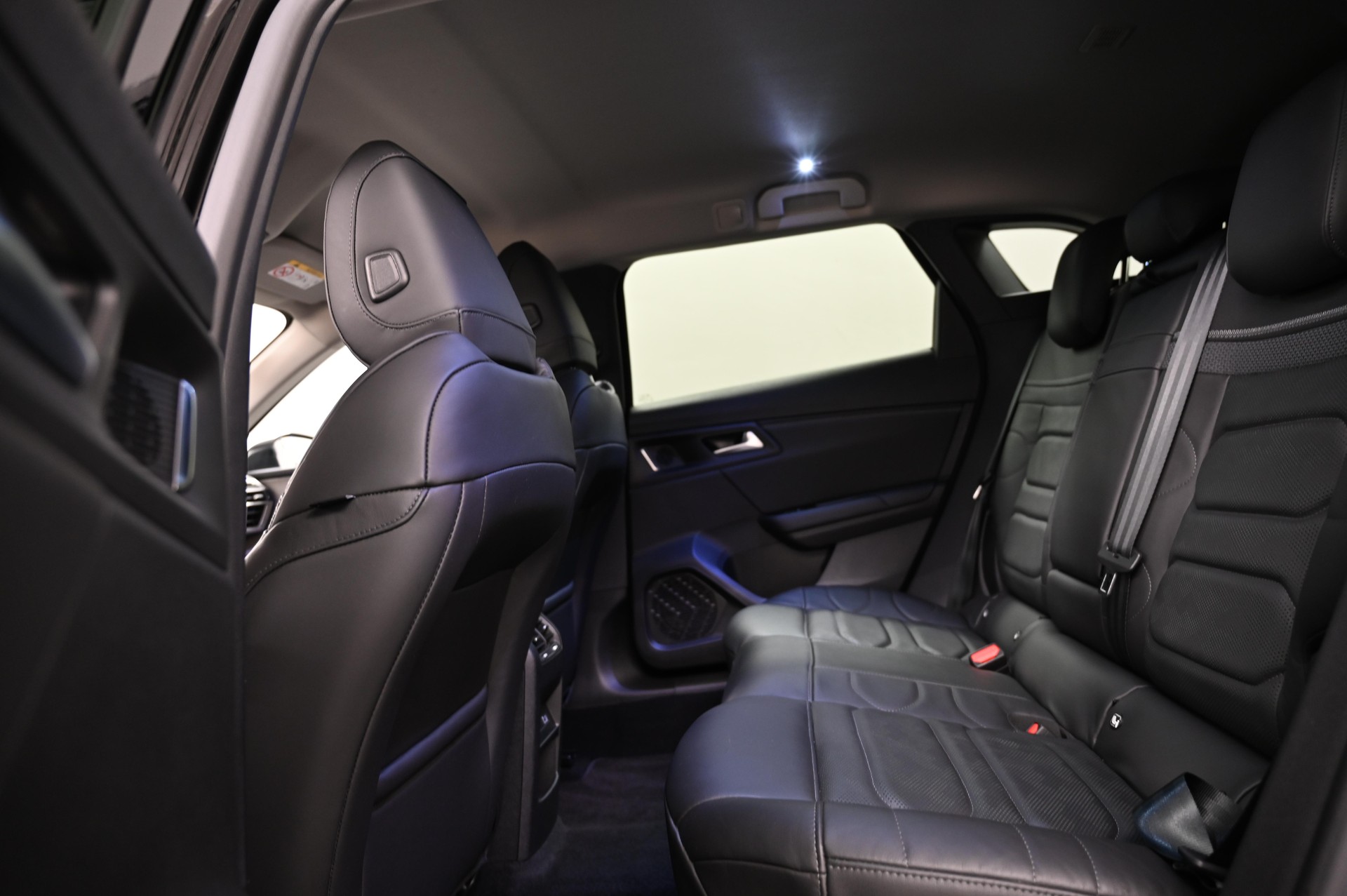 CITROEN C5 X 1.6 Plug-in Hybrid Shine-image-5