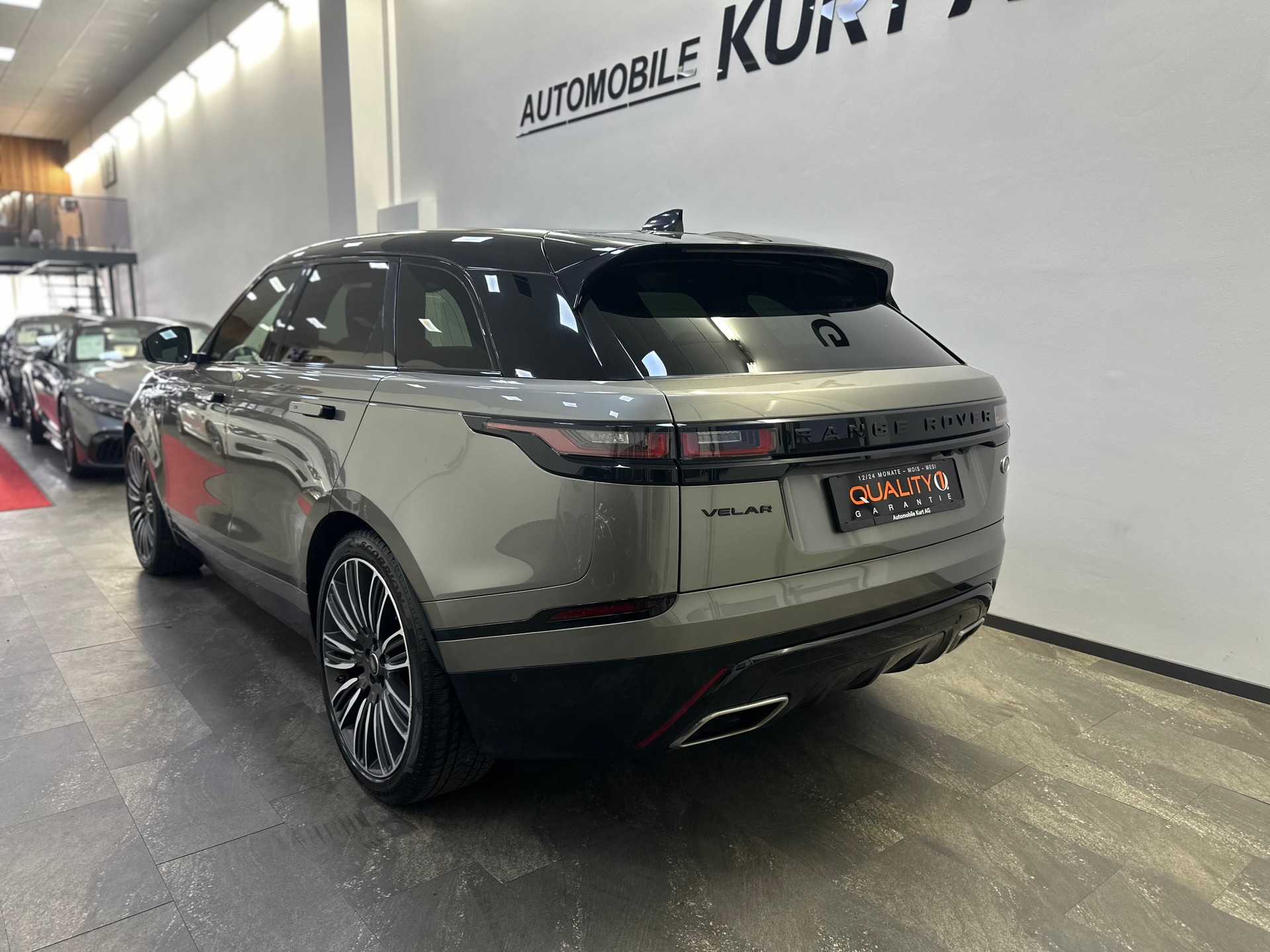 LAND ROVER Range Rover Velar R-Dynamic P 300 SE Automatic-showroom-element-3