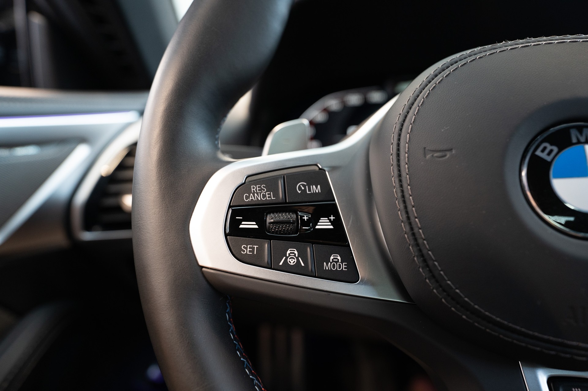 BMW M850i xDrive Gran Coupé / 360°Kamera / HeadUp / Harman/Kardon-image-18