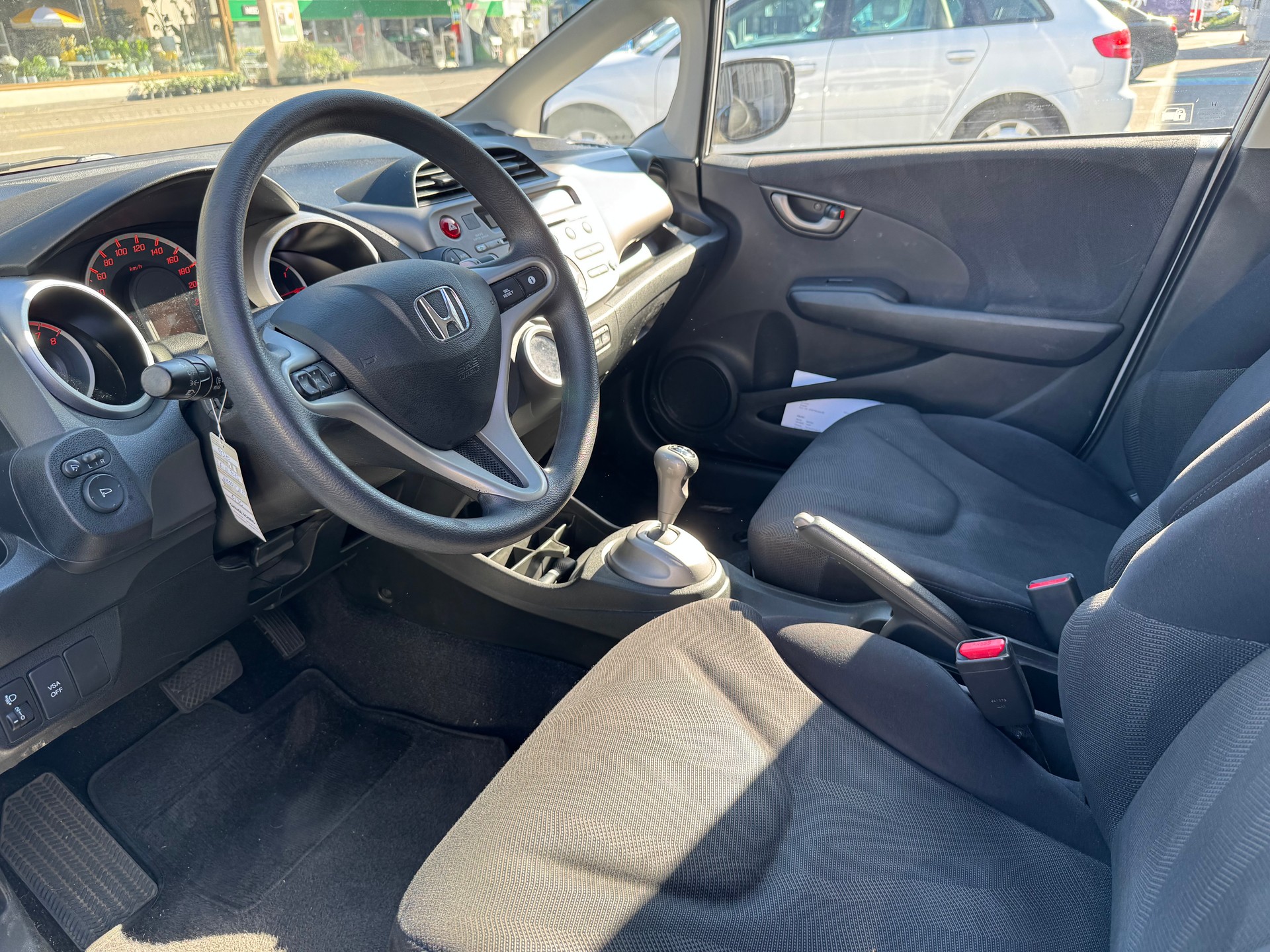 HONDA Jazz 1.4i Elegance i-Shift-image-8