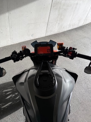 KTM 1290 Super Duke R-image-6
