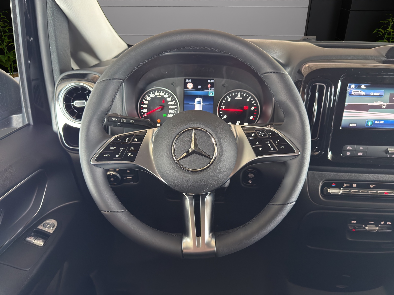MERCEDES-BENZ Vito 119 CDI Extralang Tourer 9G-Tronic 4M Pro-image-9