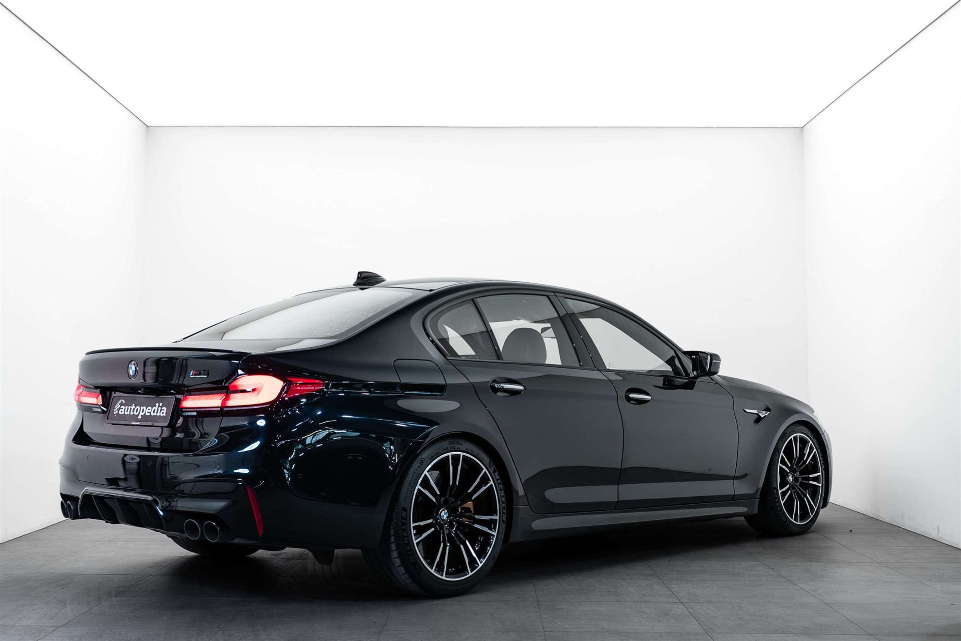 BMW M5 xDrive Drivelogic 600PS-showroom-element-2