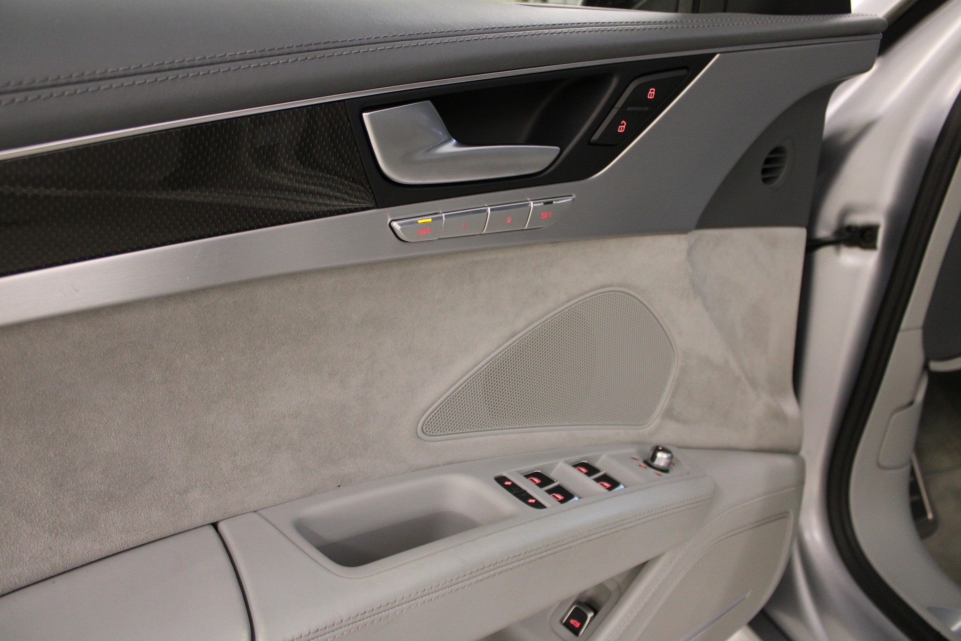 AUDI S8 4.0 TFSI V8 plus quattro tiptronic ABT-image-14