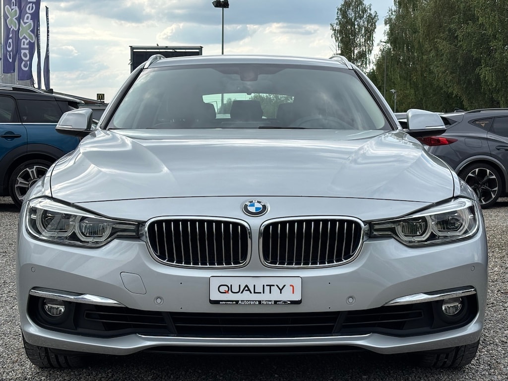BMW 320i Touring Luxury Line Steptronic-showroom-element-1
