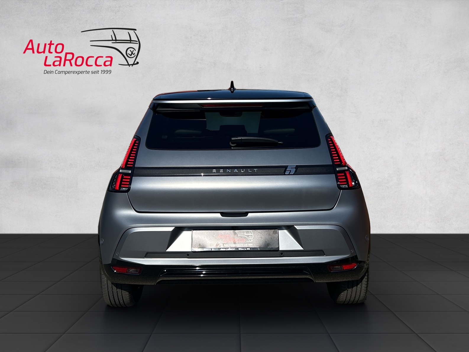 RENAULT R5 E-Tech Comfort Range 52 kWh Roland Garros-showroom-element-3