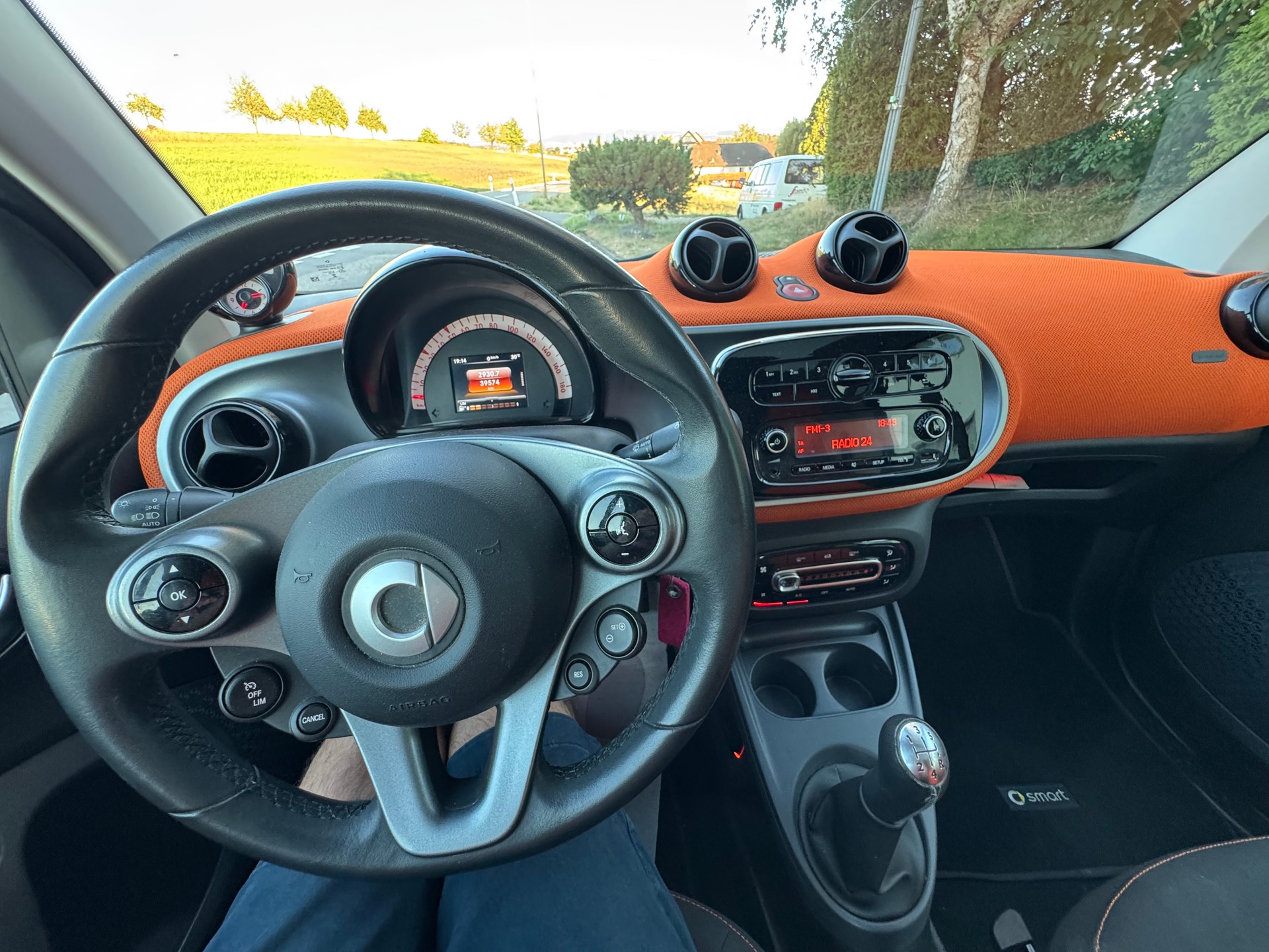 SMART fortwo-image-15