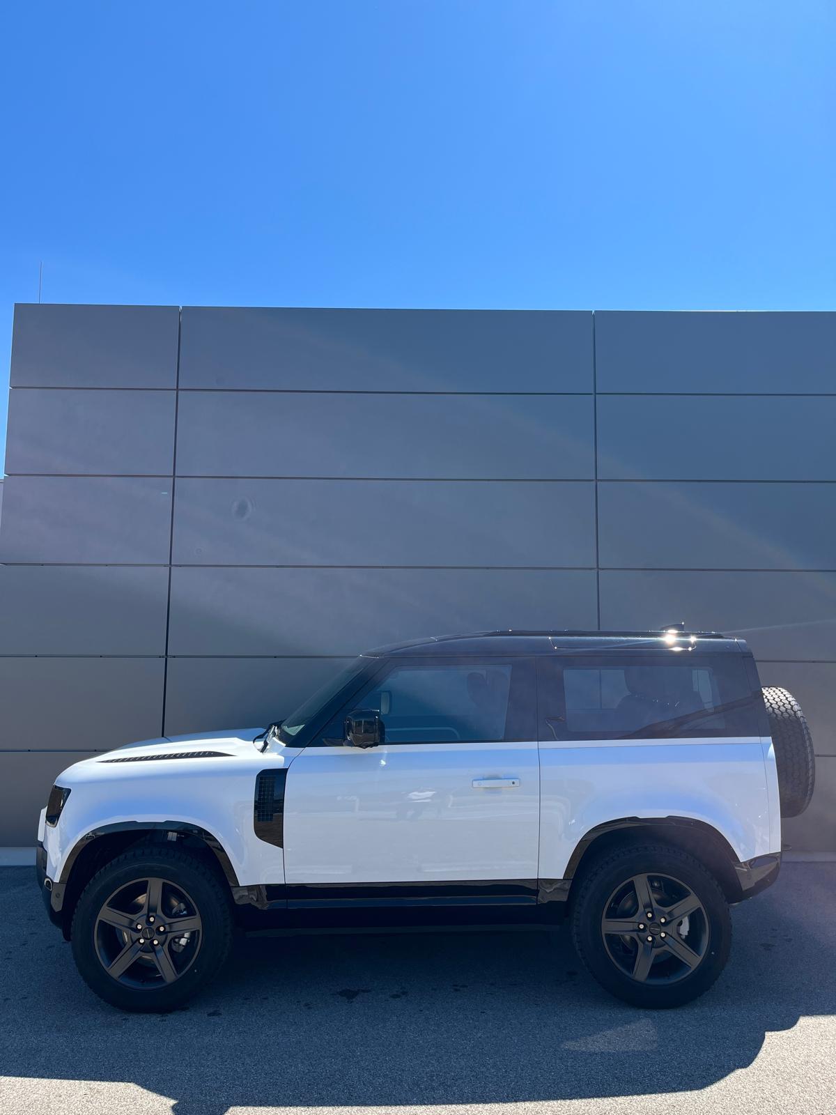 LAND ROVER Defender 90 X-Dynamic SE 3.0 MHEV Diesel AWD-showroom-element-1