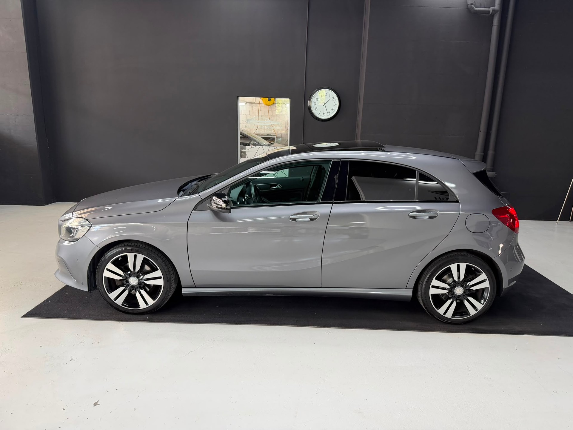 MERCEDES-BENZ A 200 CDI 7G-DCT-showroom-element-3